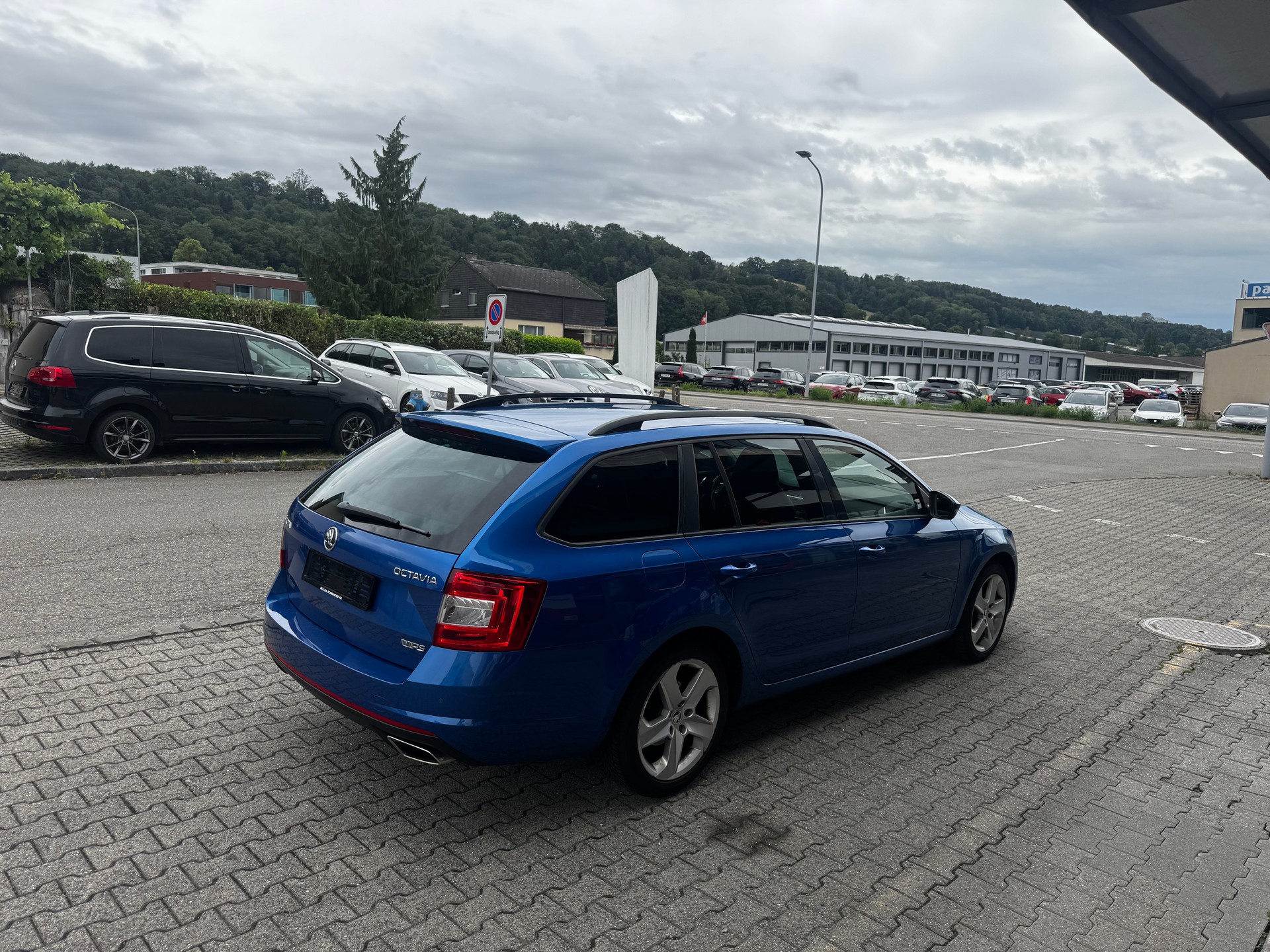 SKODA Octavia Combi 2.0 TSI RS-image-2