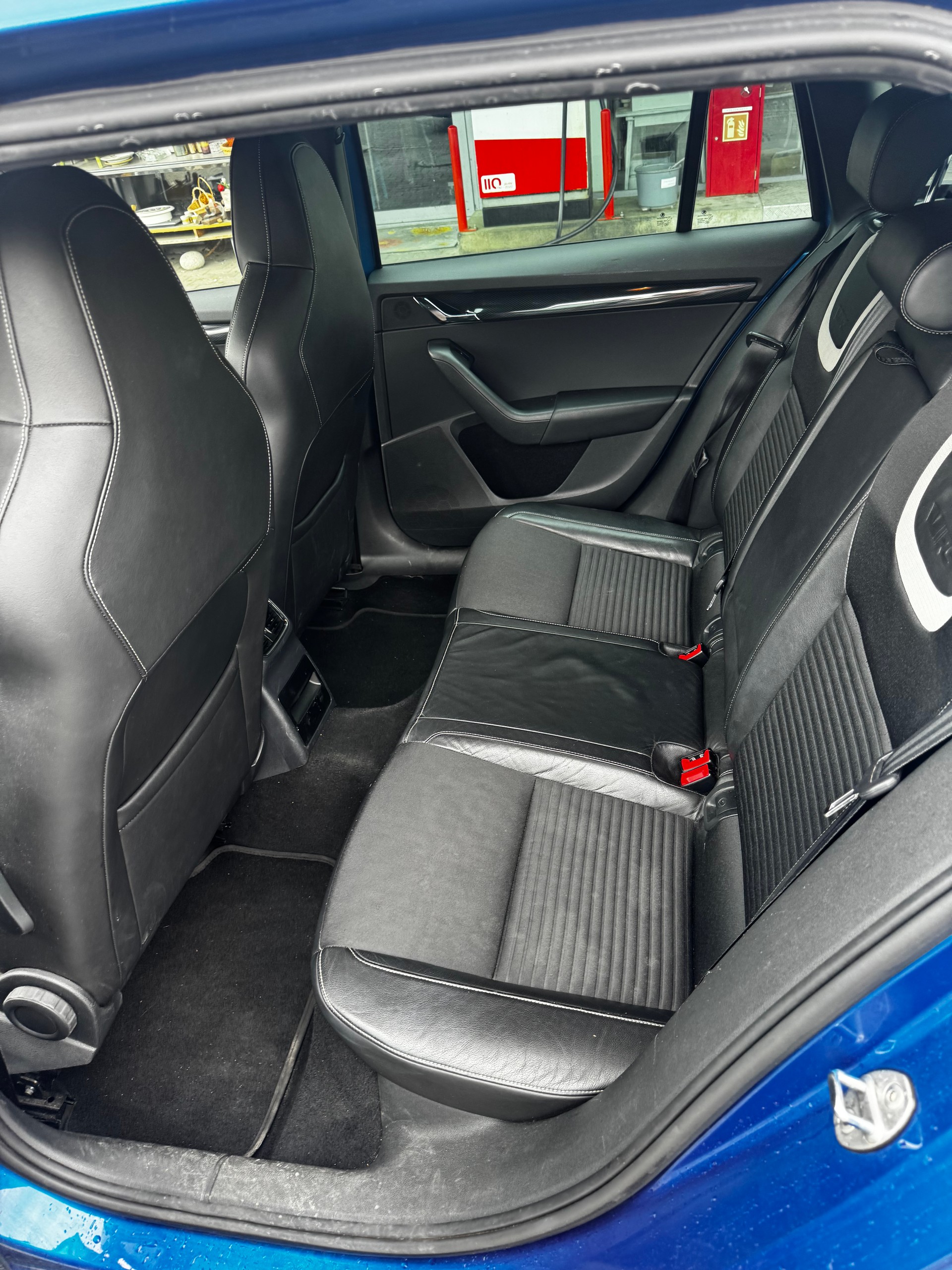 SKODA Octavia Combi 2.0 TSI RS-image-7