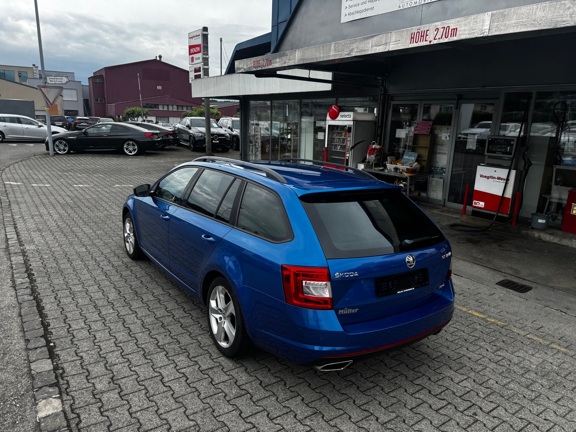 SKODA Octavia Combi 2.0 TSI RS-image-3