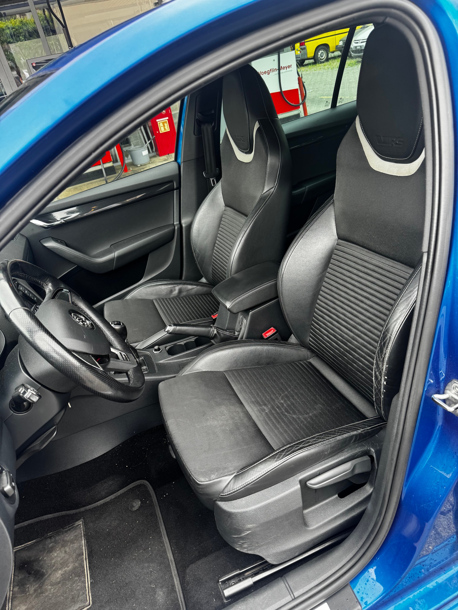 SKODA Octavia Combi 2.0 TSI RS-image-6