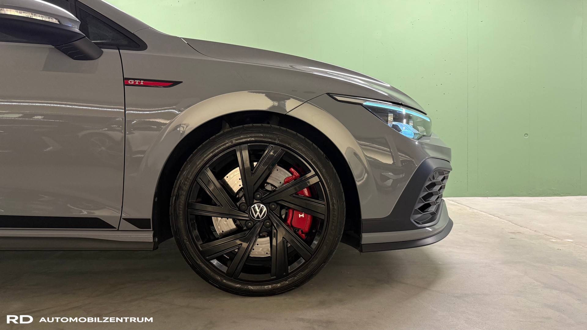 VW Golf 2.0 TSI GTI Clubsport DSG-image-2