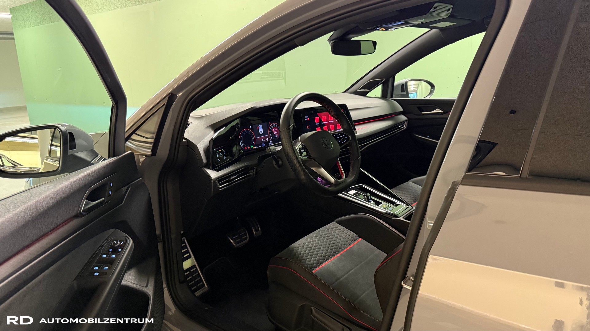 VW Golf 2.0 TSI GTI Clubsport DSG-image-7