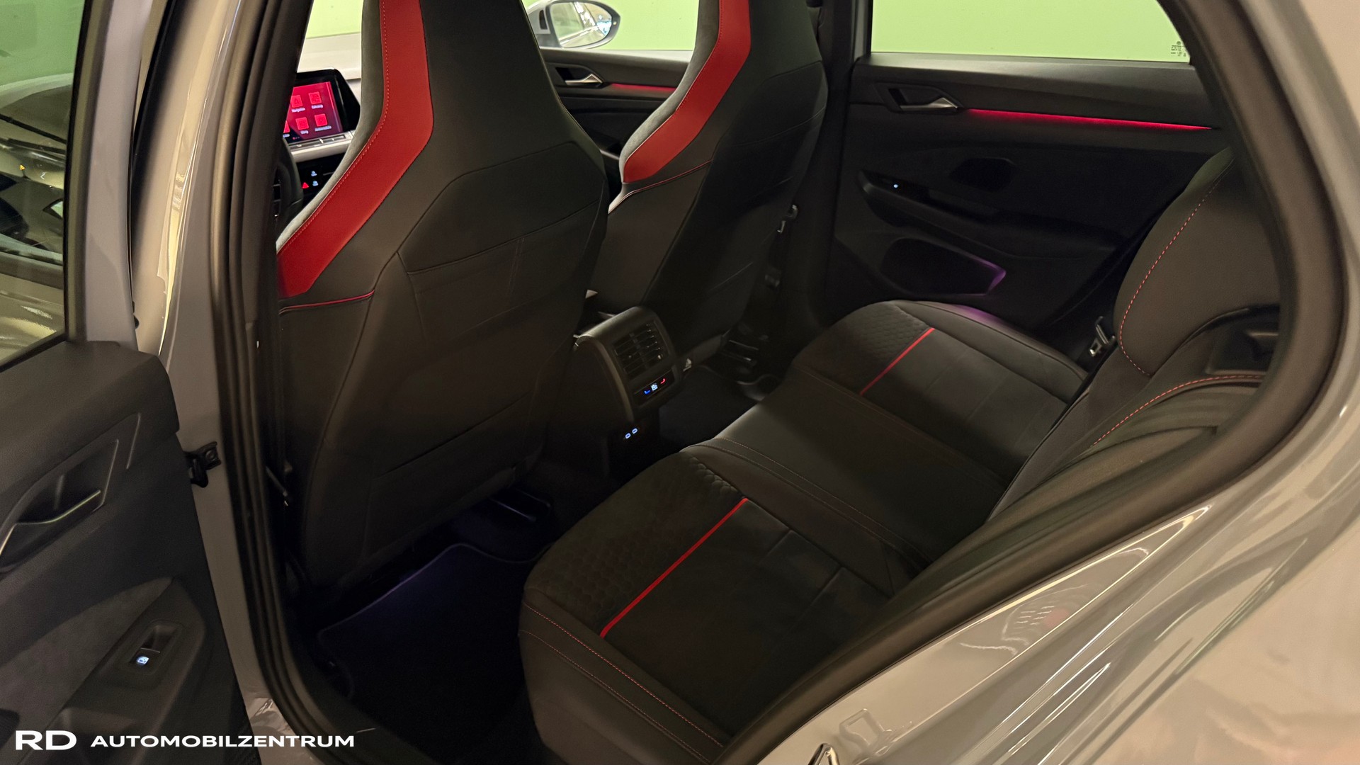 VW Golf 2.0 TSI GTI Clubsport DSG-image-11