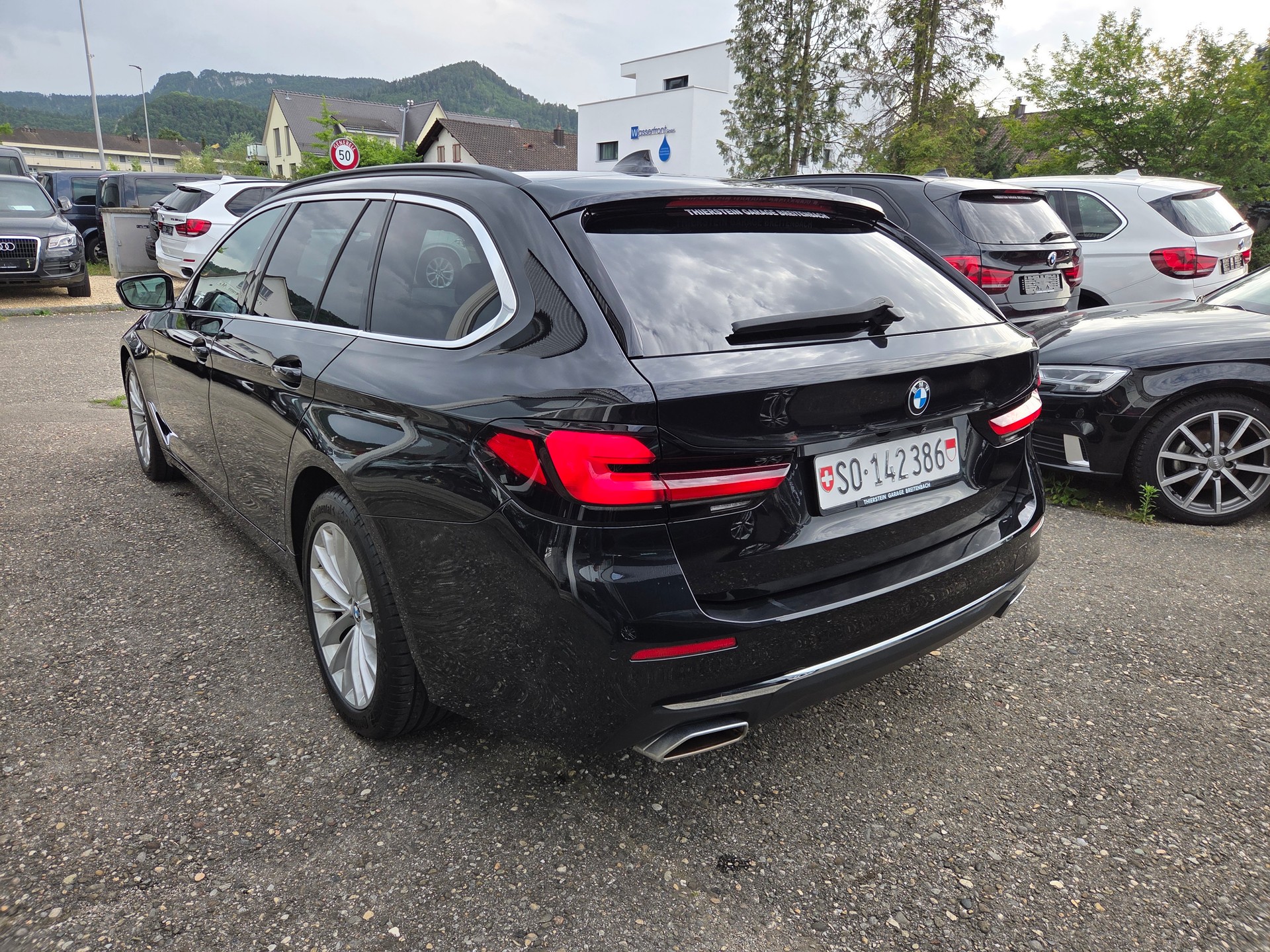 BMW 530d xDrive 48V Touring Luxury Line Steptronic-image-7