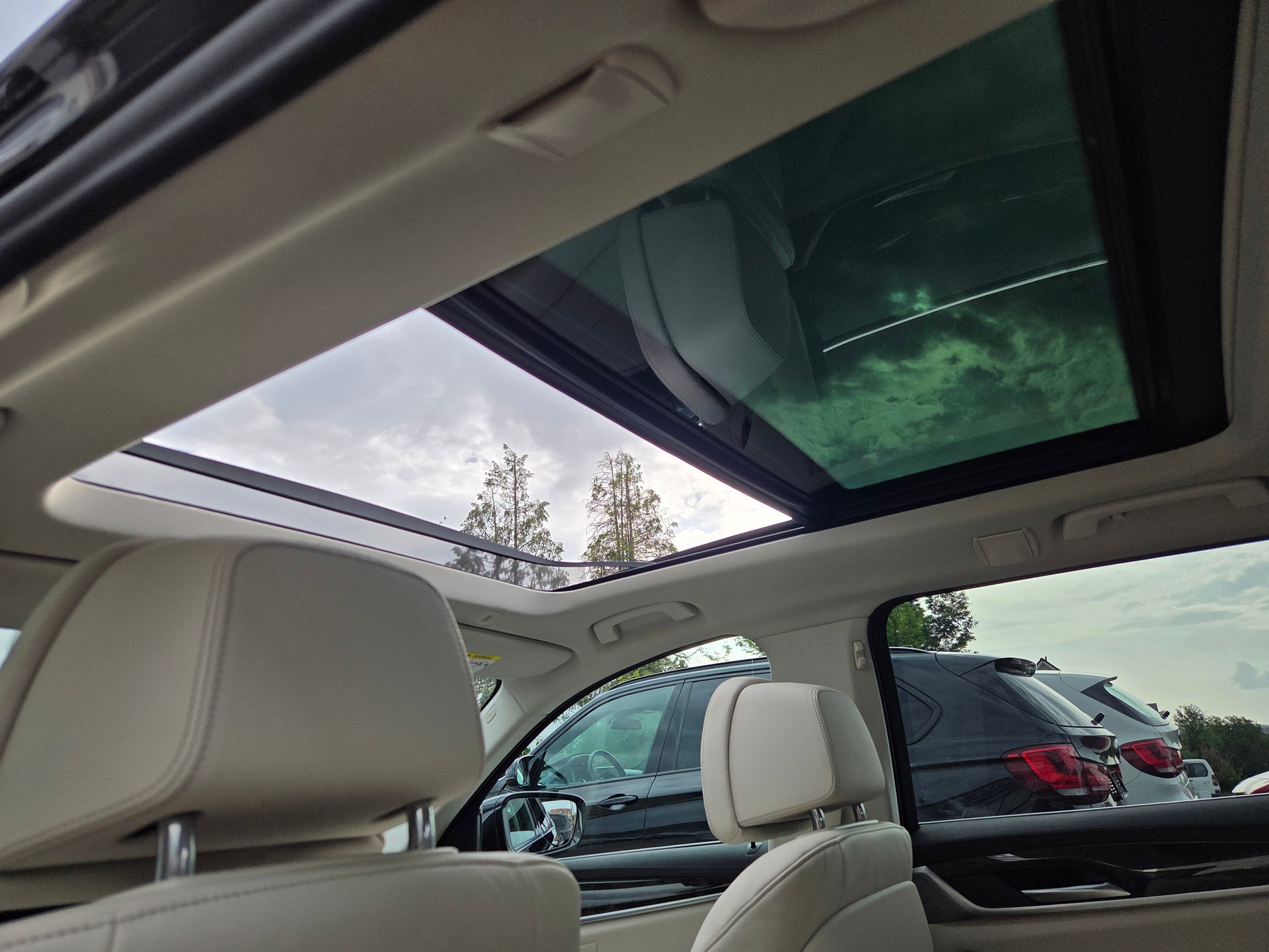 BMW 530d xDrive 48V Touring Luxury Line Steptronic-image-27