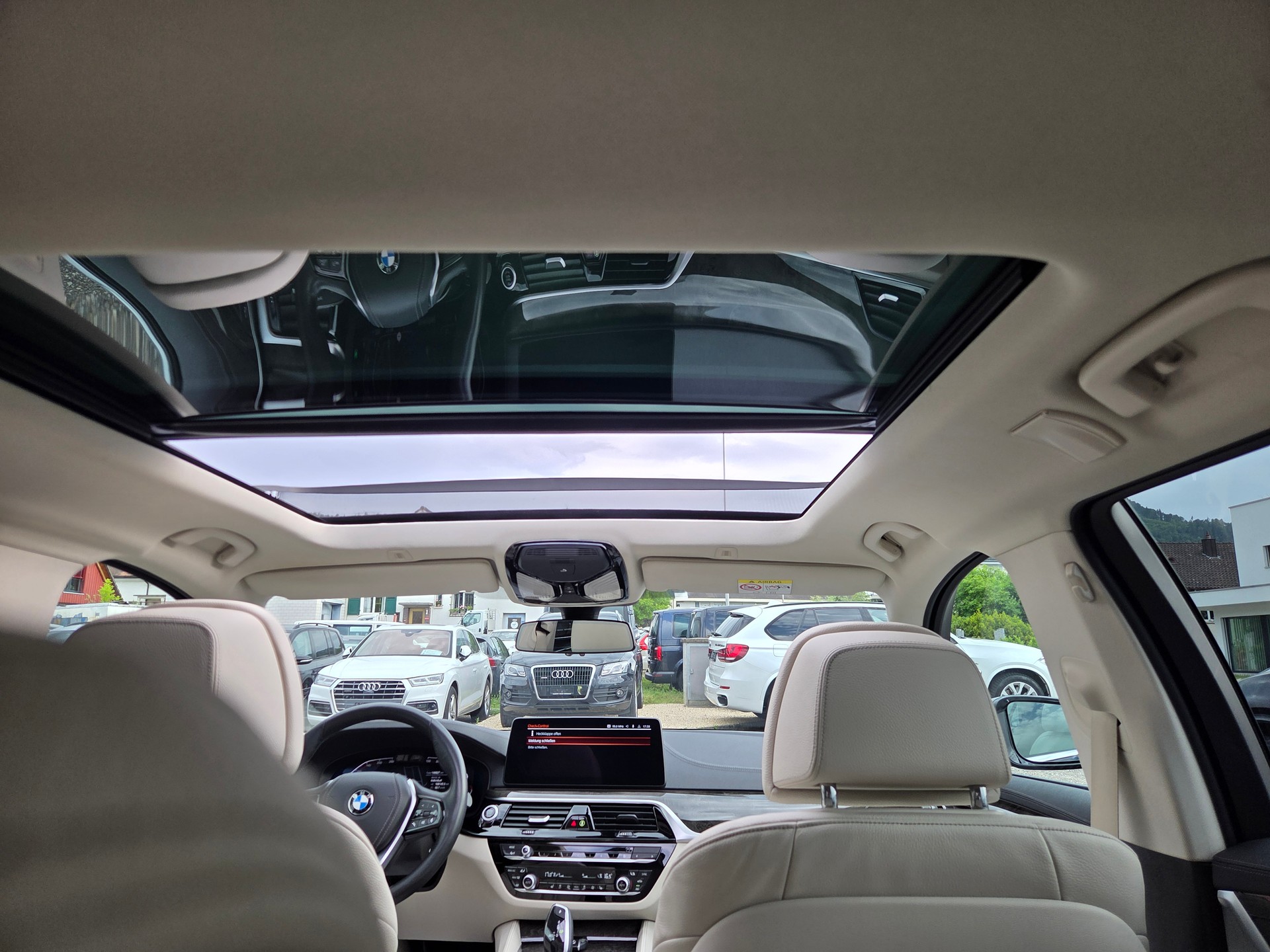 BMW 530d xDrive 48V Touring Luxury Line Steptronic-image-26