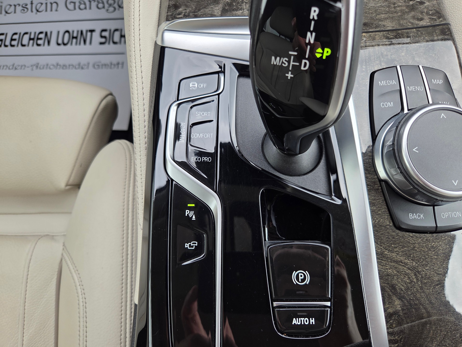 BMW 530d xDrive 48V Touring Luxury Line Steptronic-image-22
