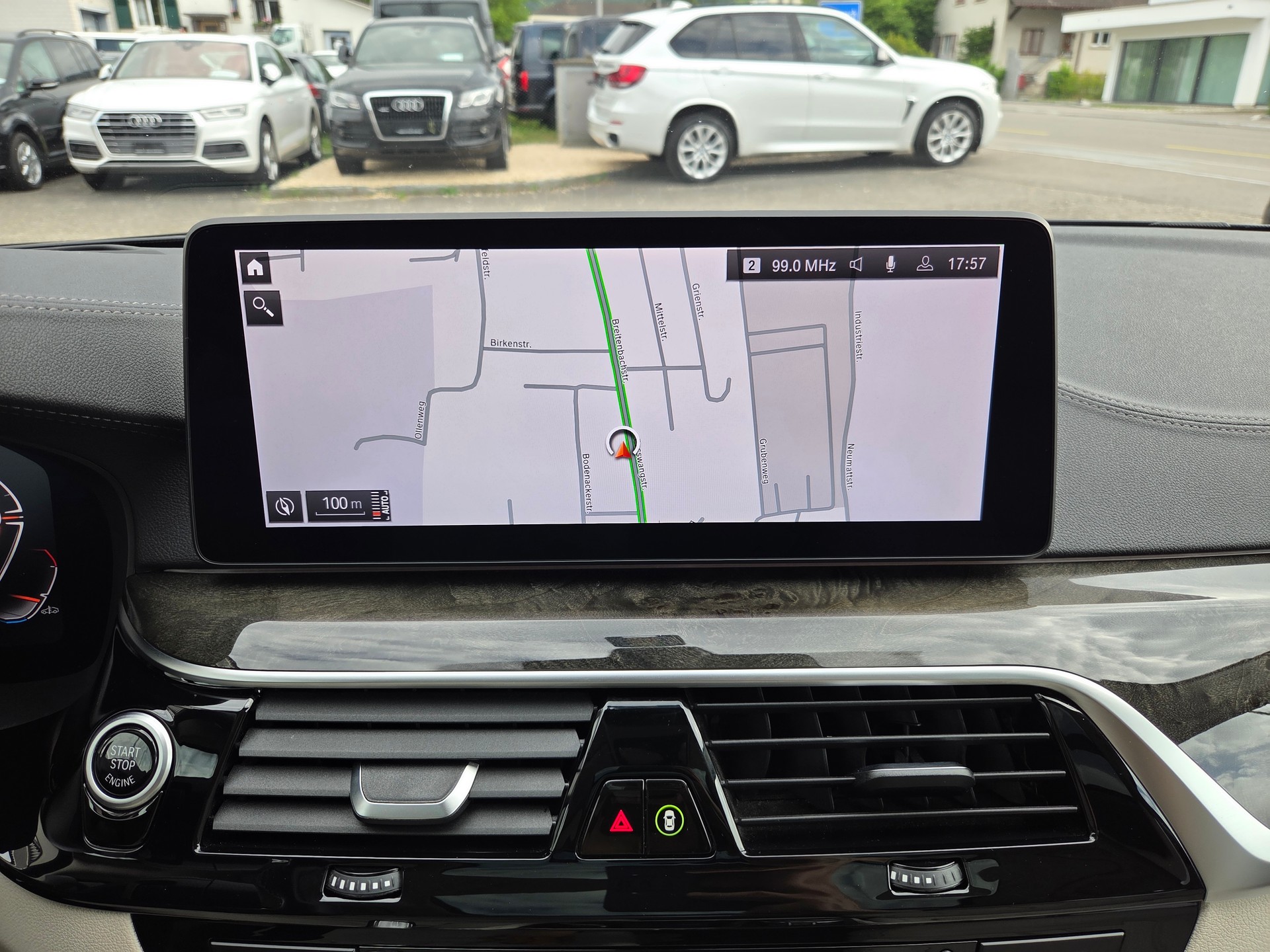 BMW 530d xDrive 48V Touring Luxury Line Steptronic-image-25