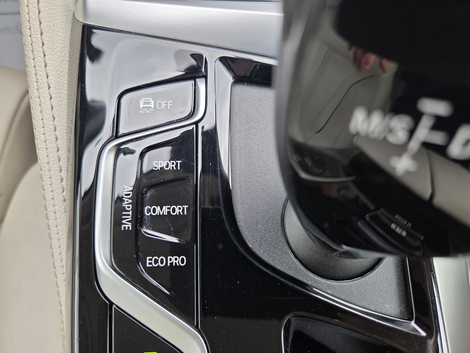 BMW 530d xDrive 48V Touring Luxury Line Steptronic-image-23