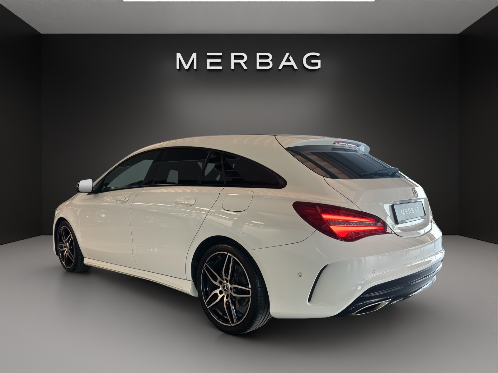 MERCEDES-BENZ CLA 220 4Matic-image-3