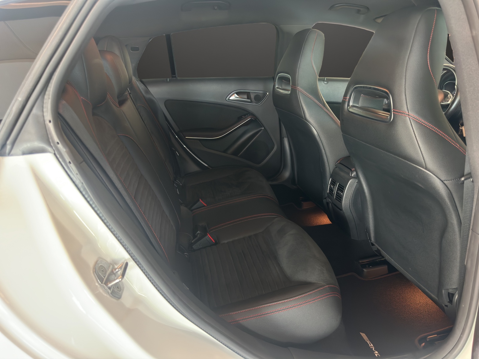 MERCEDES-BENZ CLA 220 4Matic-image-11