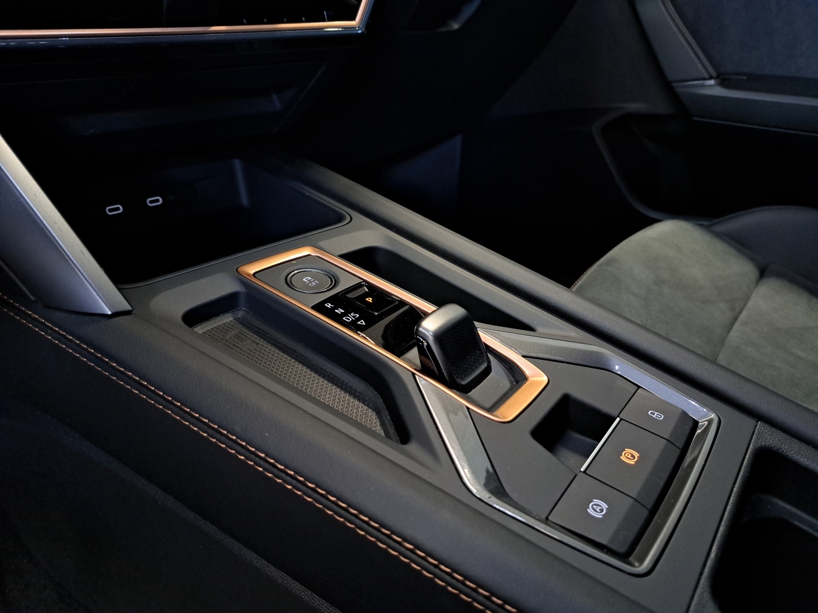 CUPRA Formentor 1.5 e-HYBRID pHEV DSG-image-12