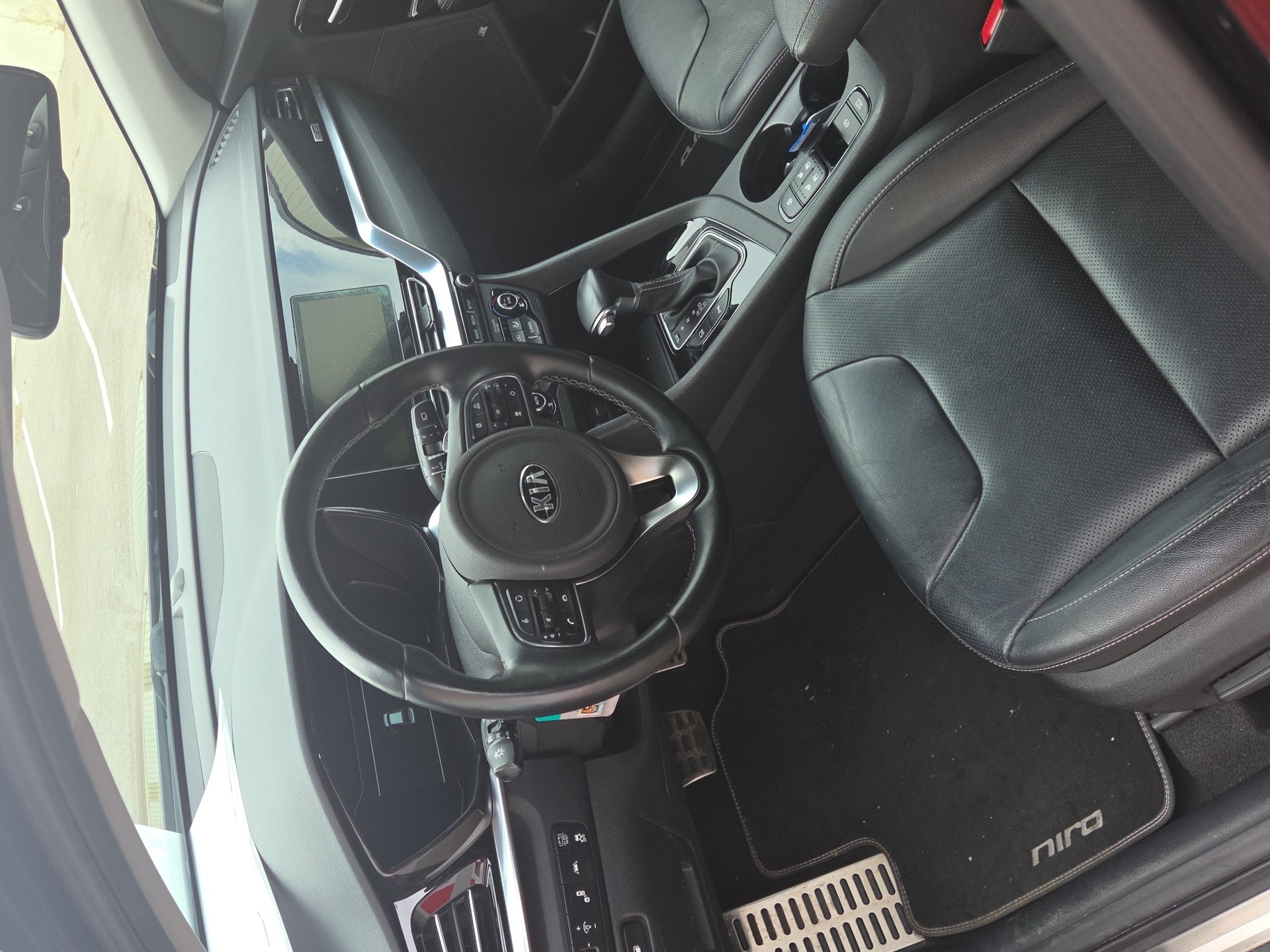 KIA Niro 1.6GDi Hybrid Style DCT-image-5