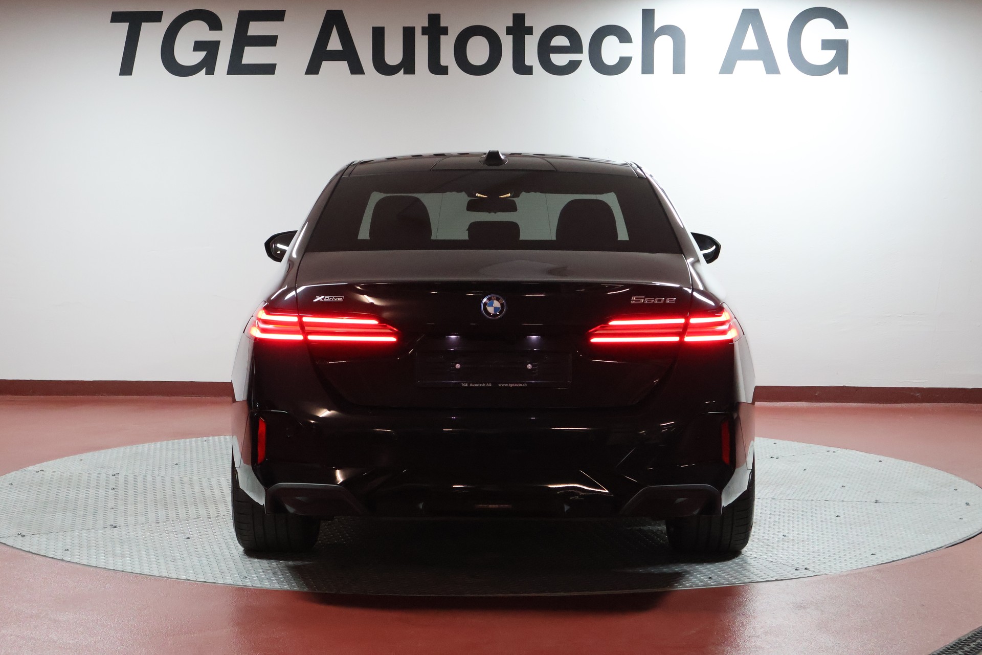 BMW 550e xDrive M Sport Steptronic-image-21