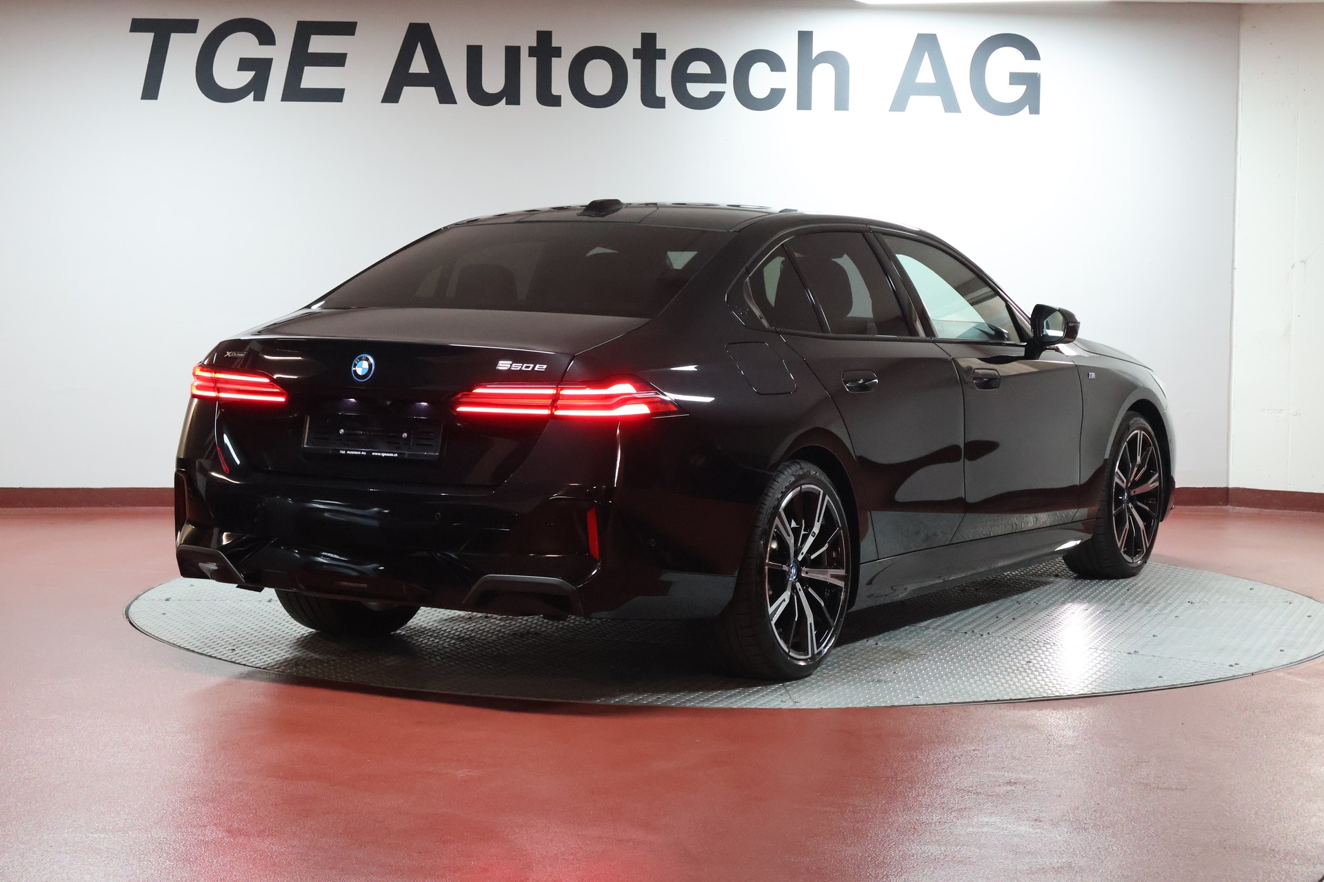 BMW 550e xDrive M Sport Steptronic-image-20
