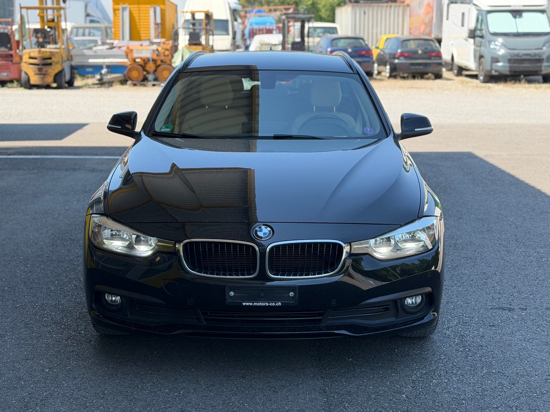 BMW 318i Touring Business-image-1