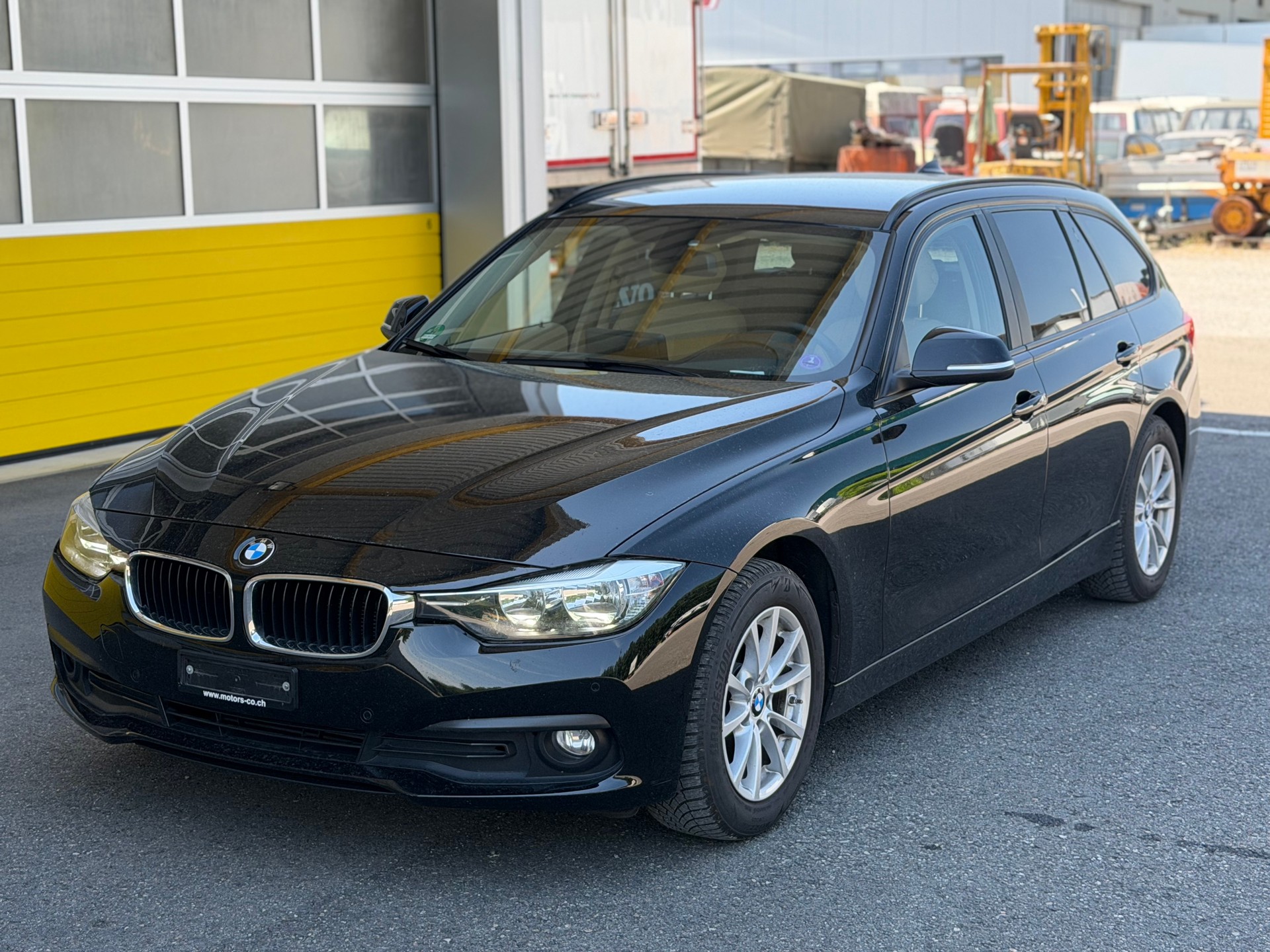BMW 318i Touring Business-image-3