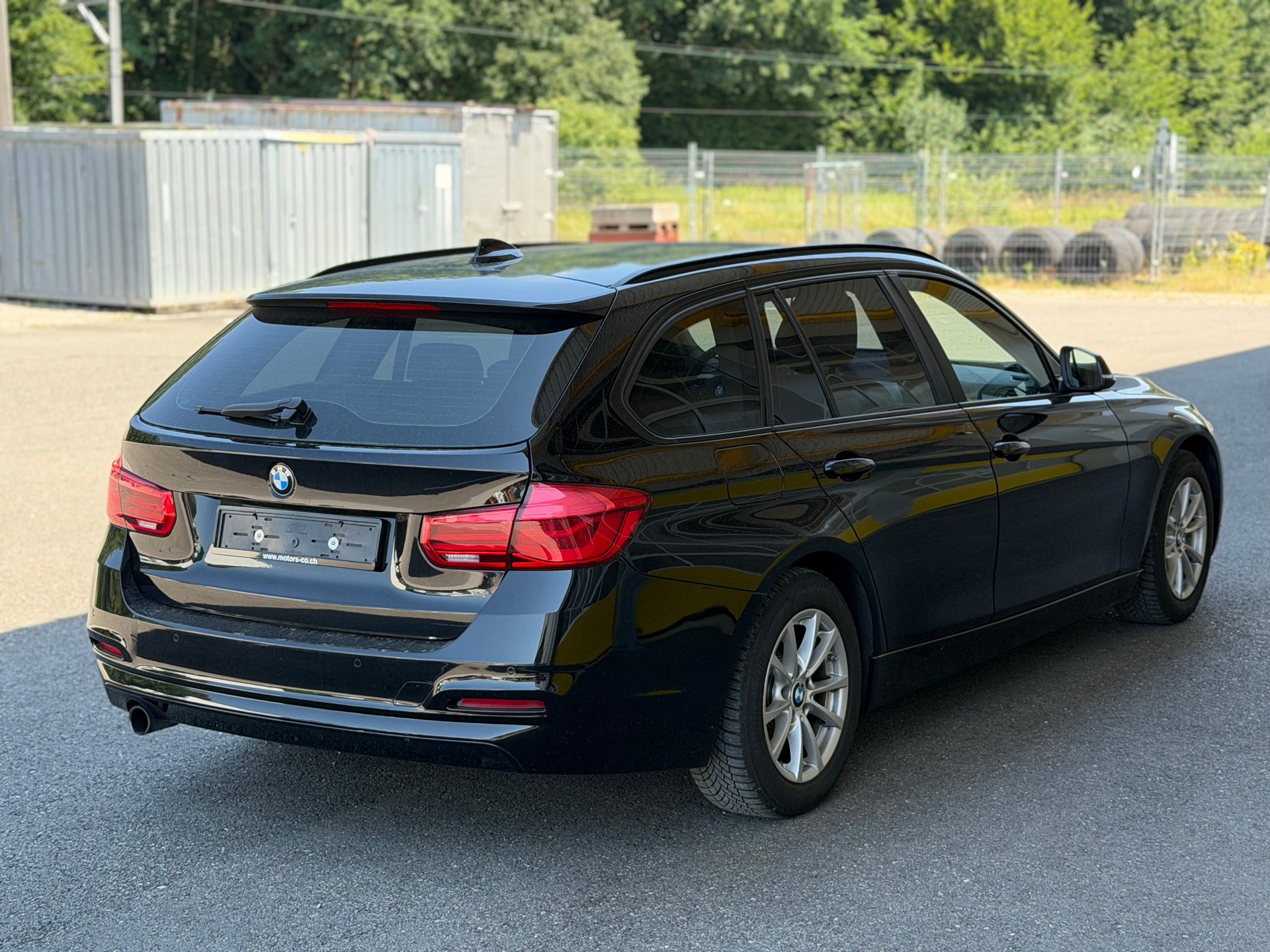 BMW 318i Touring Business-image-4