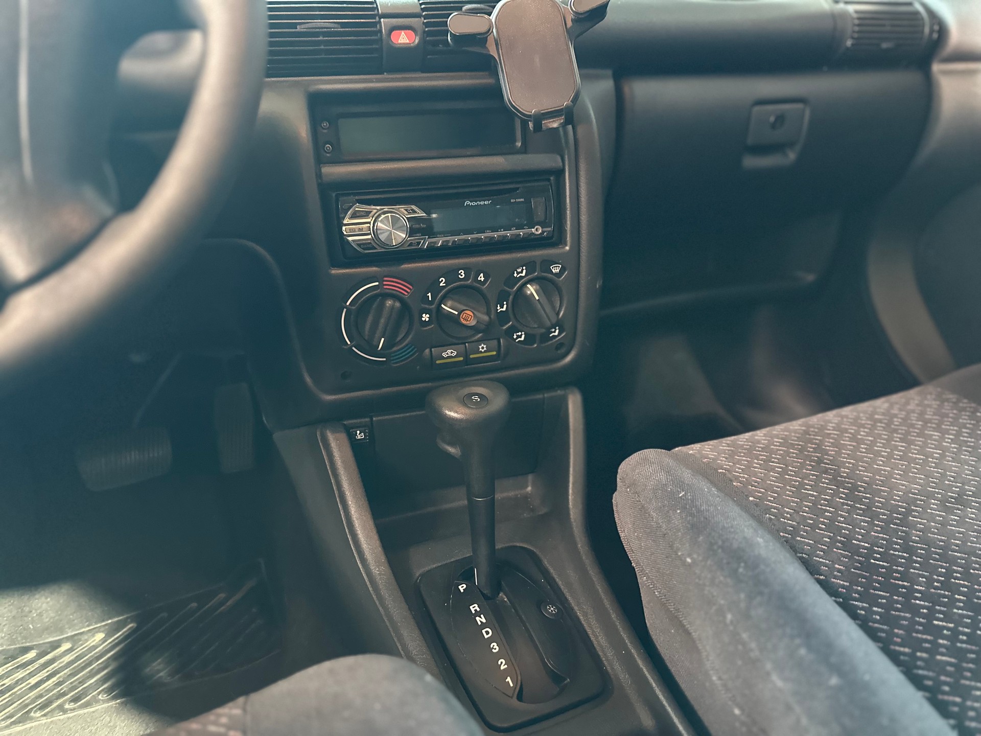 OPEL Astra 1.8i 16V GLS S-Tec-image-13