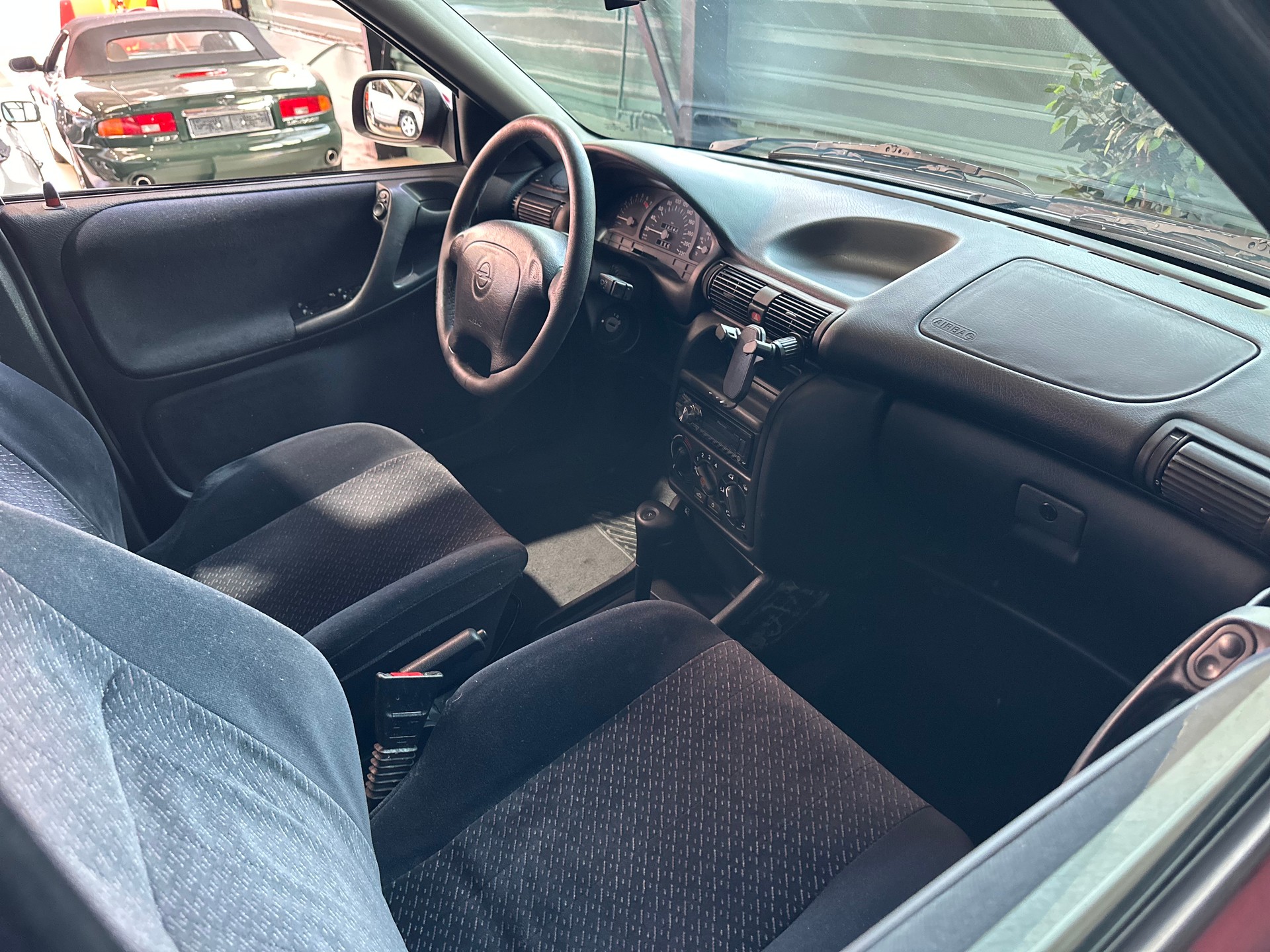 OPEL Astra 1.8i 16V GLS S-Tec-image-9