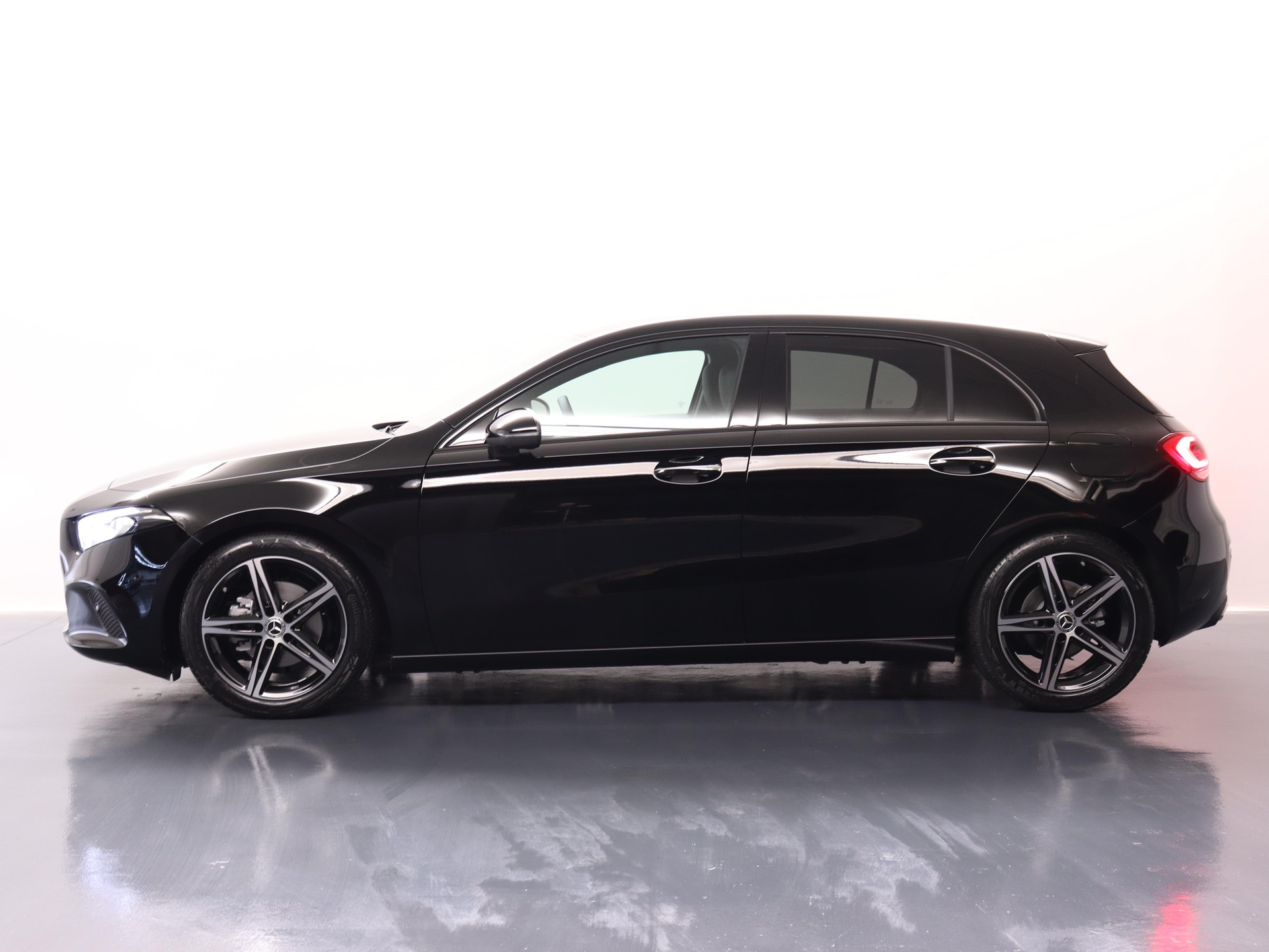 MERCEDES-BENZ A 180 Night Star-image-2