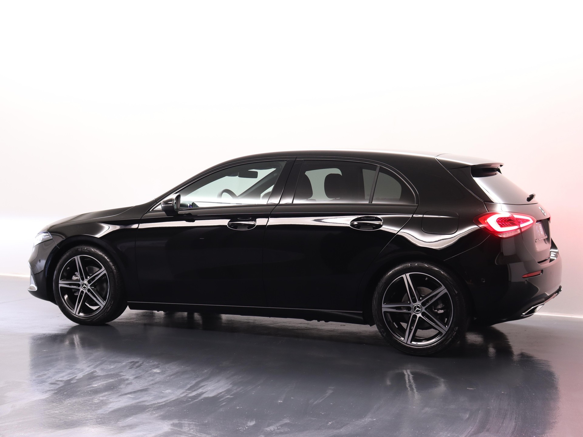 MERCEDES-BENZ A 180 Night Star-image-3