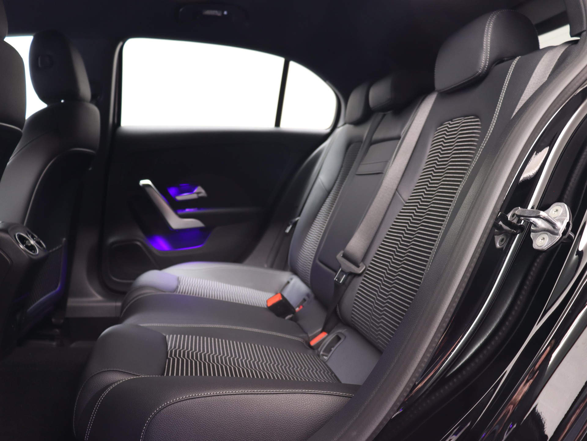 MERCEDES-BENZ A 180 Night Star-image-9