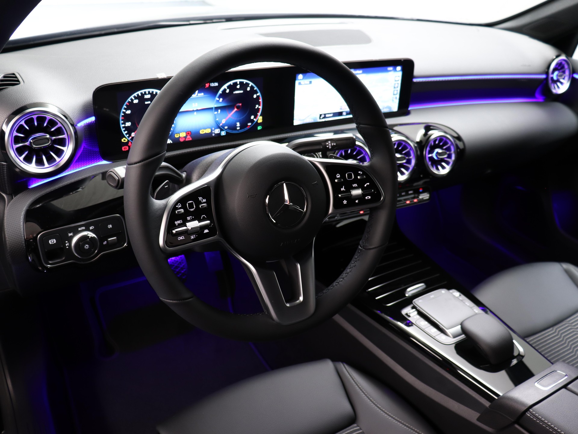 MERCEDES-BENZ A 180 Night Star-image-6