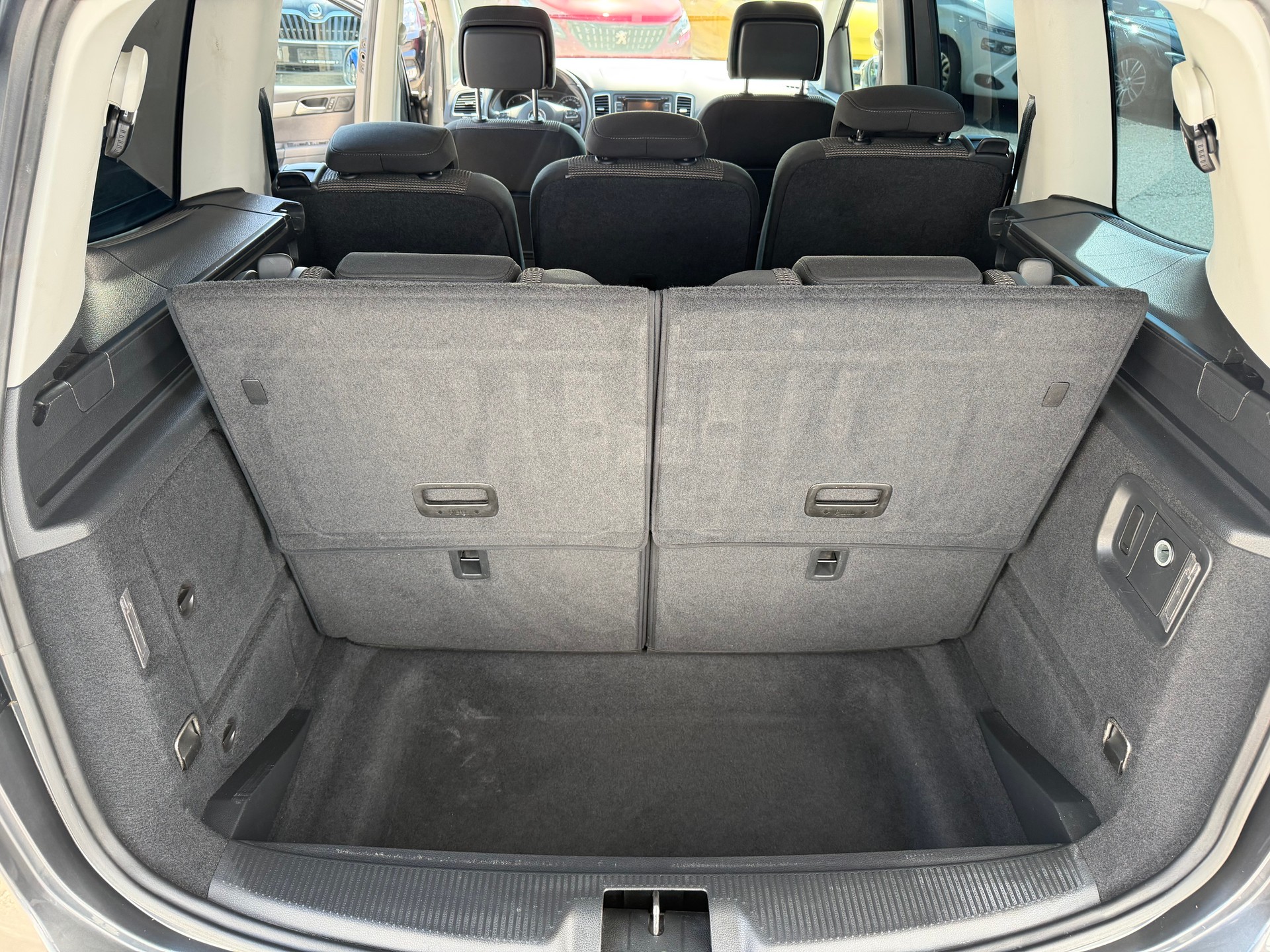 VW Sharan 2.0 TDI BMT Comfortline DSG-image-8