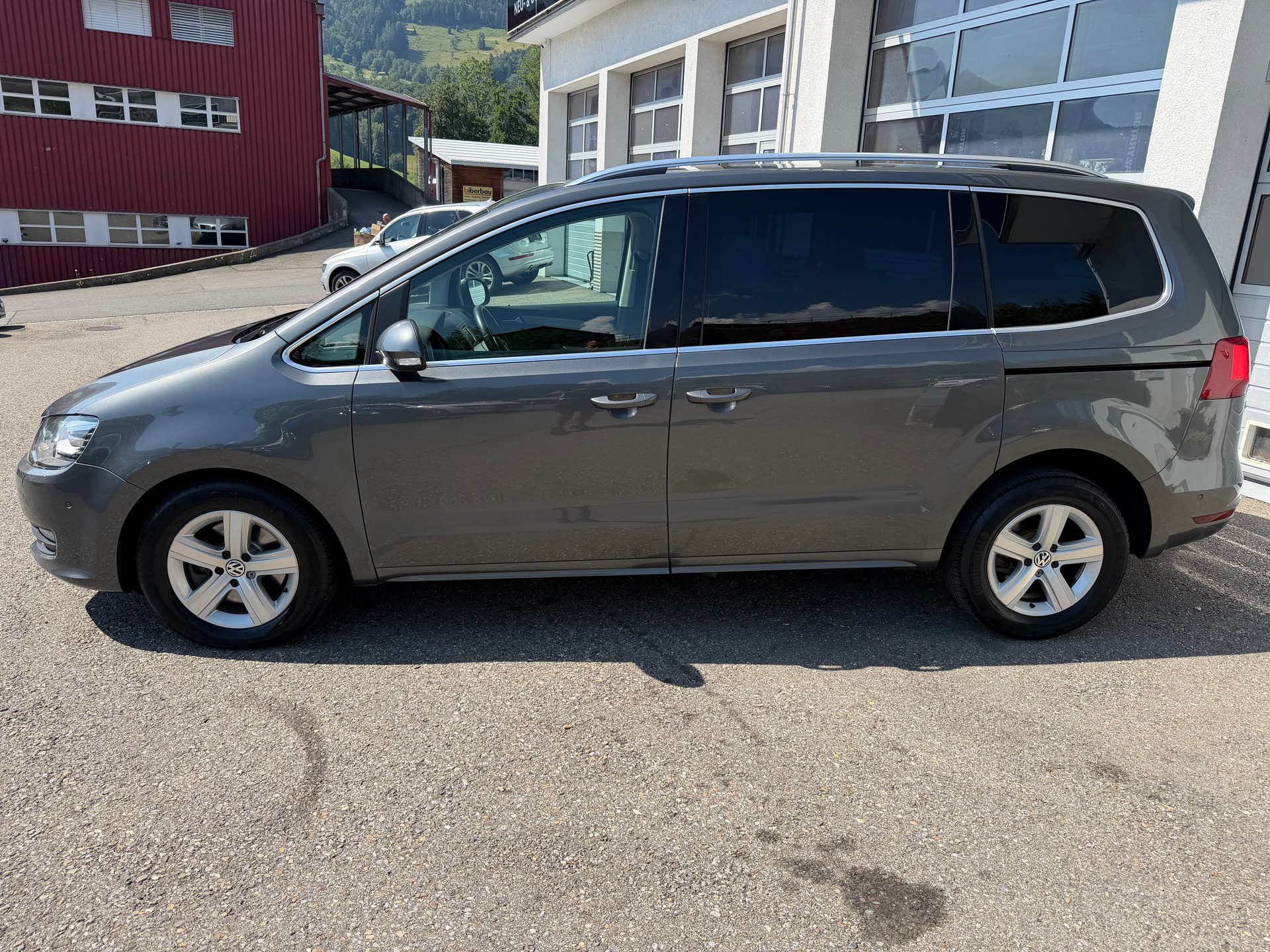 VW Sharan 2.0 TDI BMT Comfortline DSG-image-1