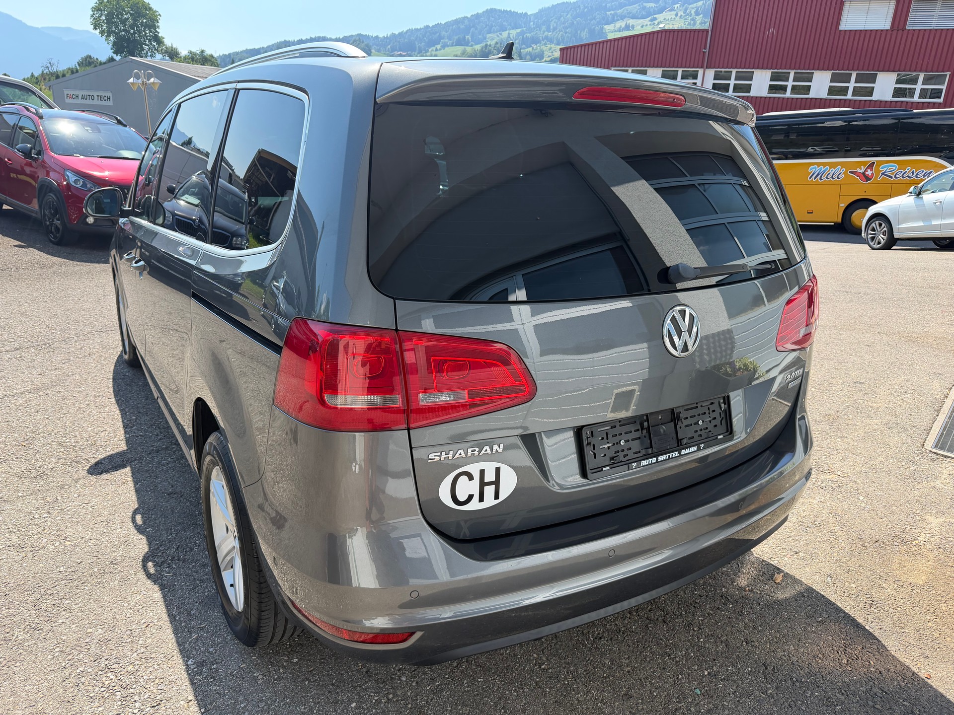 VW Sharan 2.0 TDI BMT Comfortline DSG-image-2