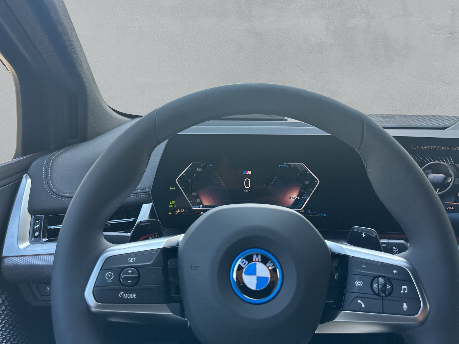 BMW 225e xDrive Active Tourer-image-21
