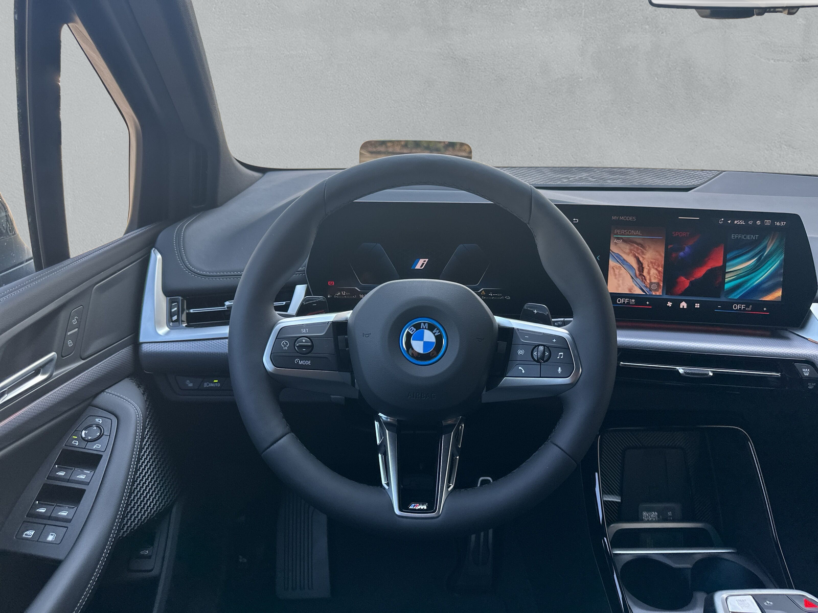 BMW 225e xDrive Active Tourer-image-19