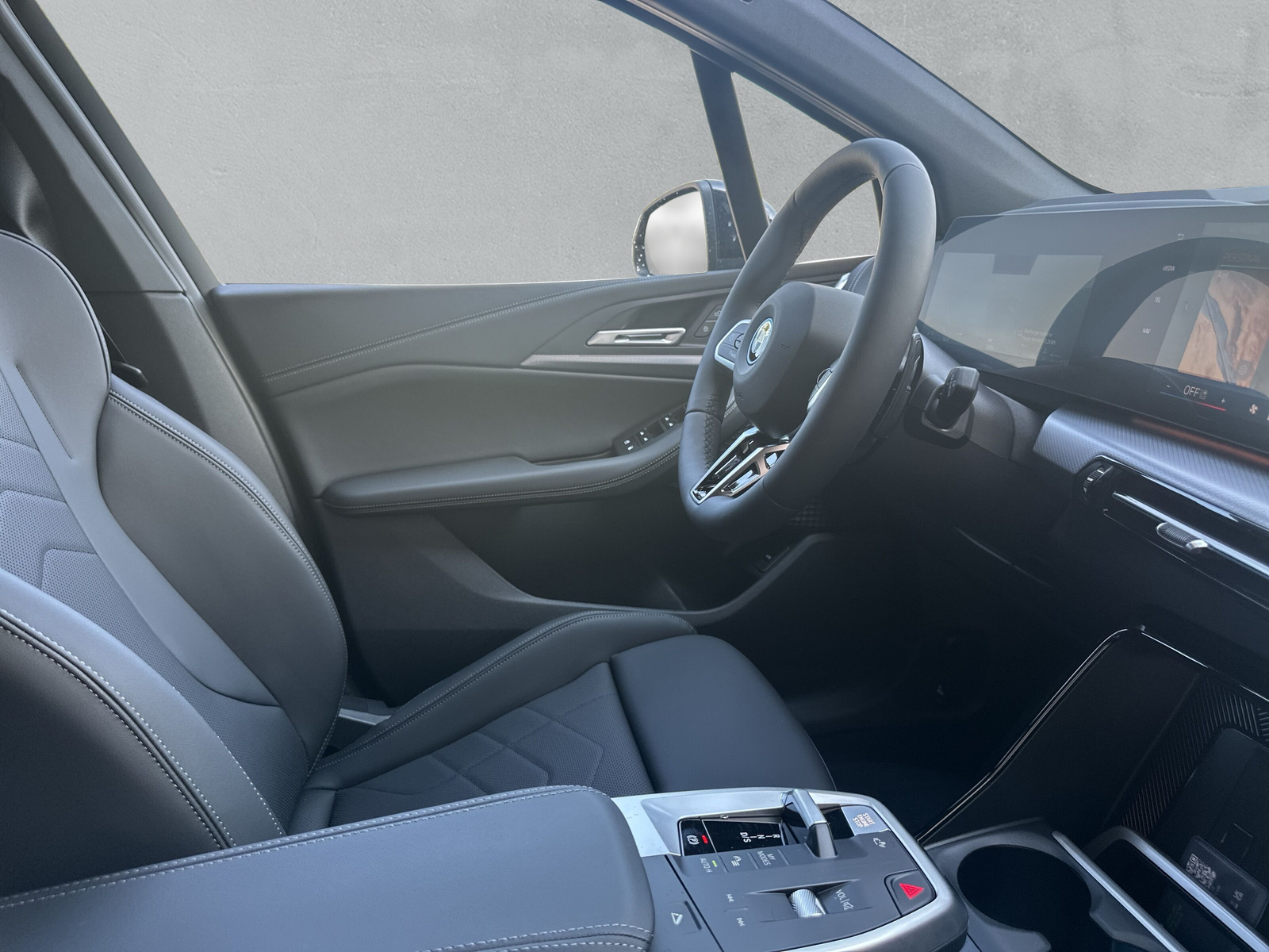 BMW 225e xDrive Active Tourer-image-13