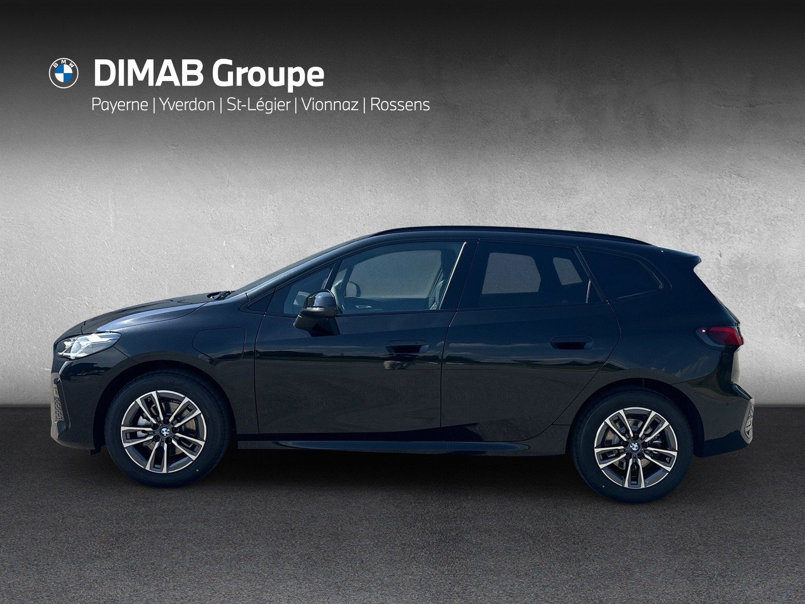 BMW 225e xDrive Active Tourer-showroom-element-1
