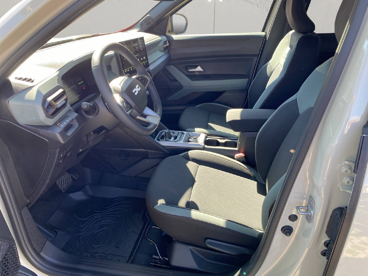 DACIA Duster 1.2 Hybrid Extreme 4WD-image-8