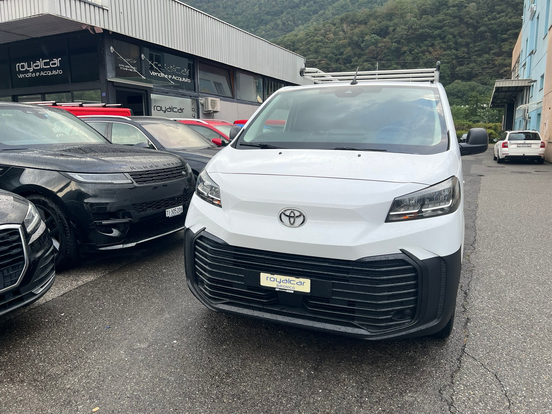 TOYOTA Proace 1.5D Panel Van Medium Active-image-2