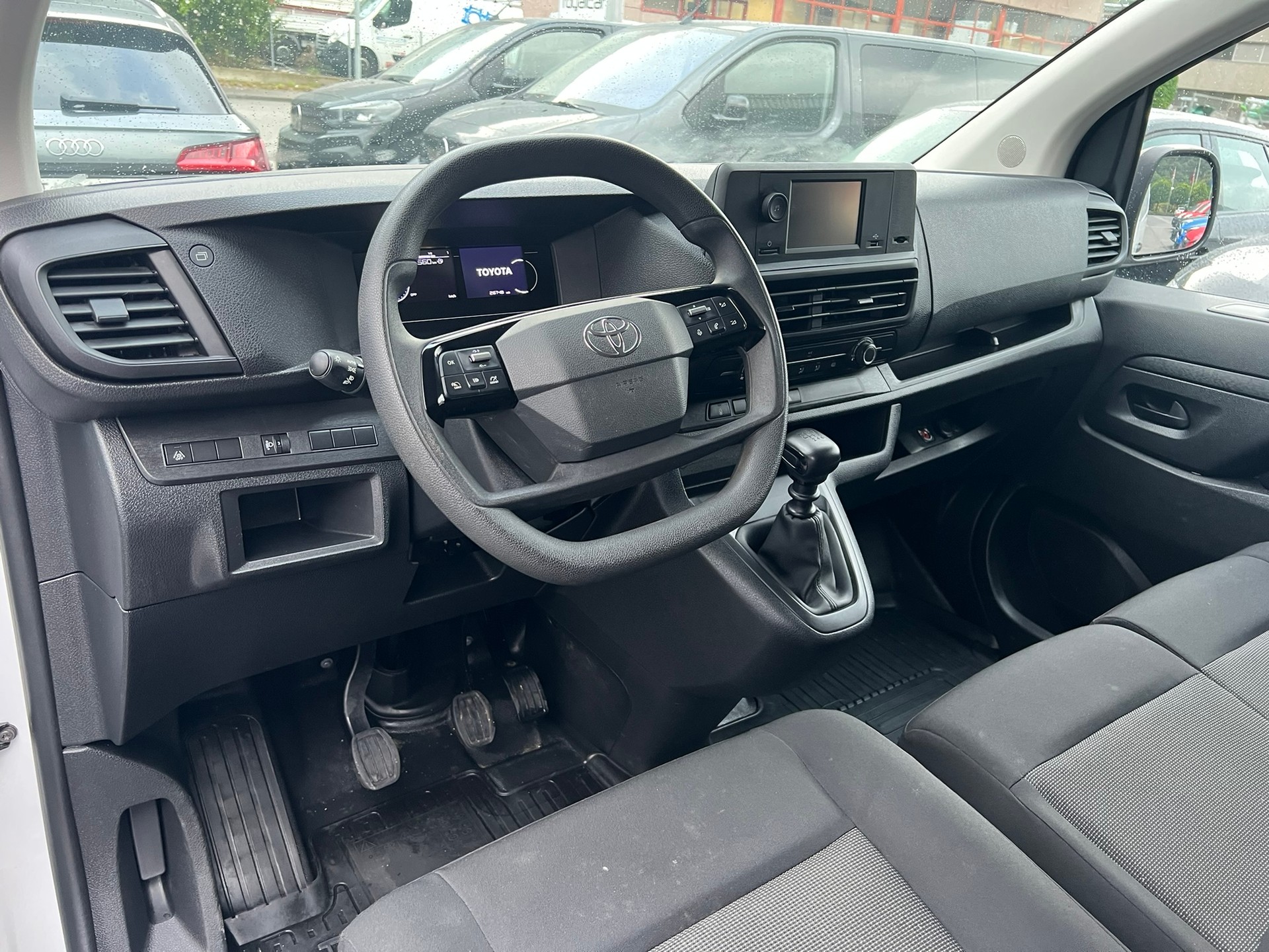 TOYOTA Proace 1.5D Panel Van Medium Active-image-9