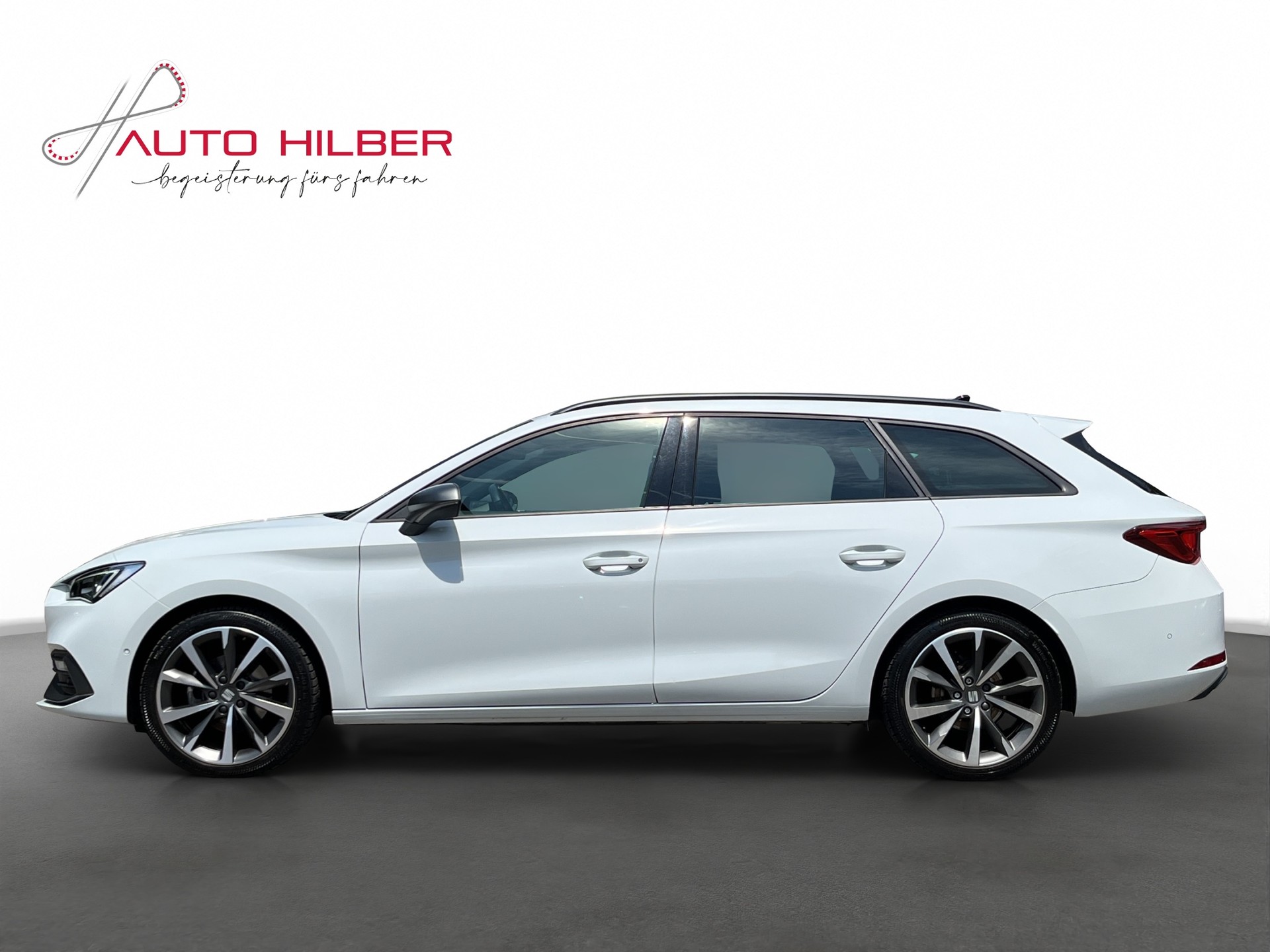SEAT Leon ST 1.5 eTSI mHEV DSG FR-image-2