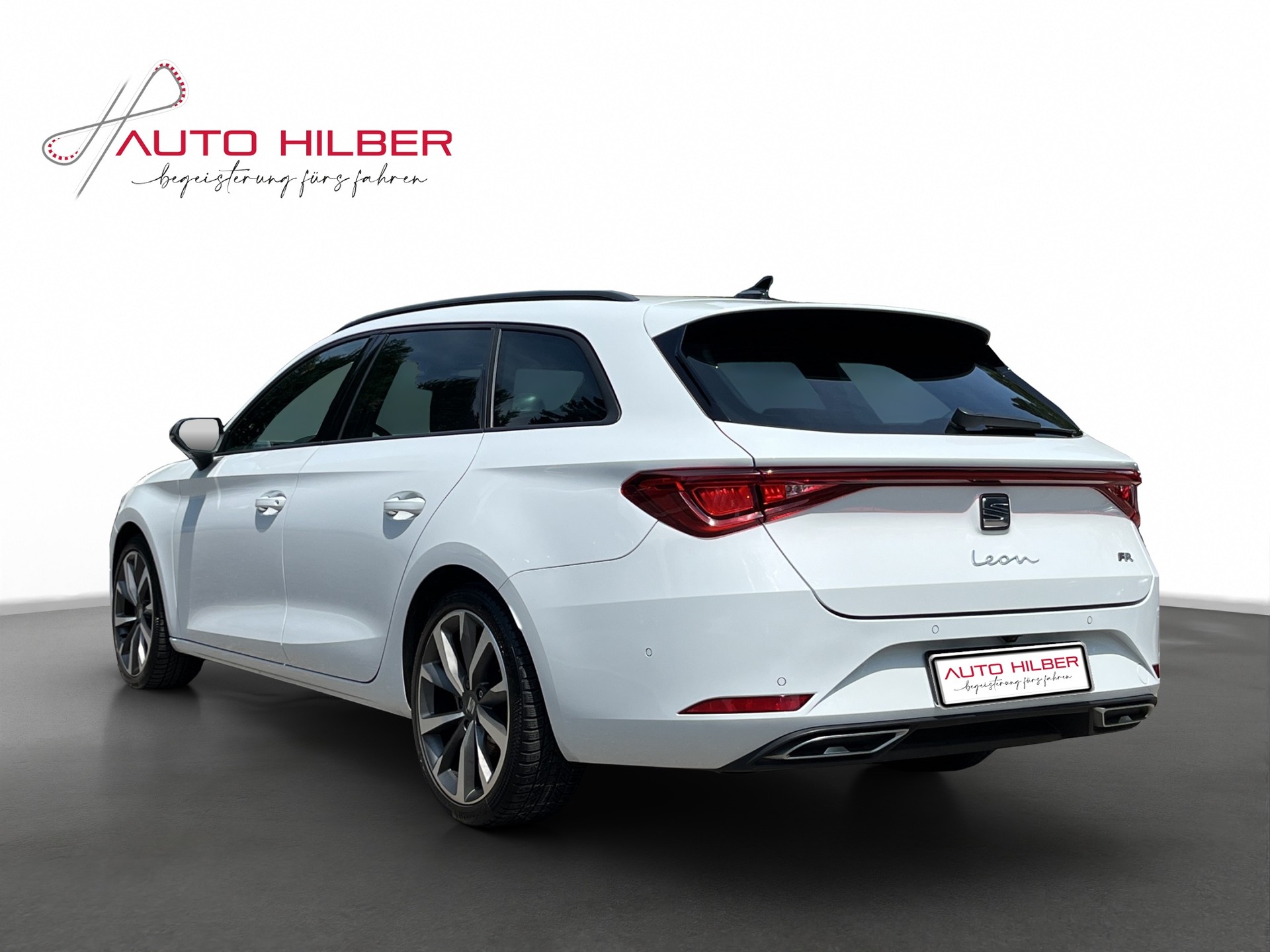 SEAT Leon ST 1.5 eTSI mHEV DSG FR-image-4