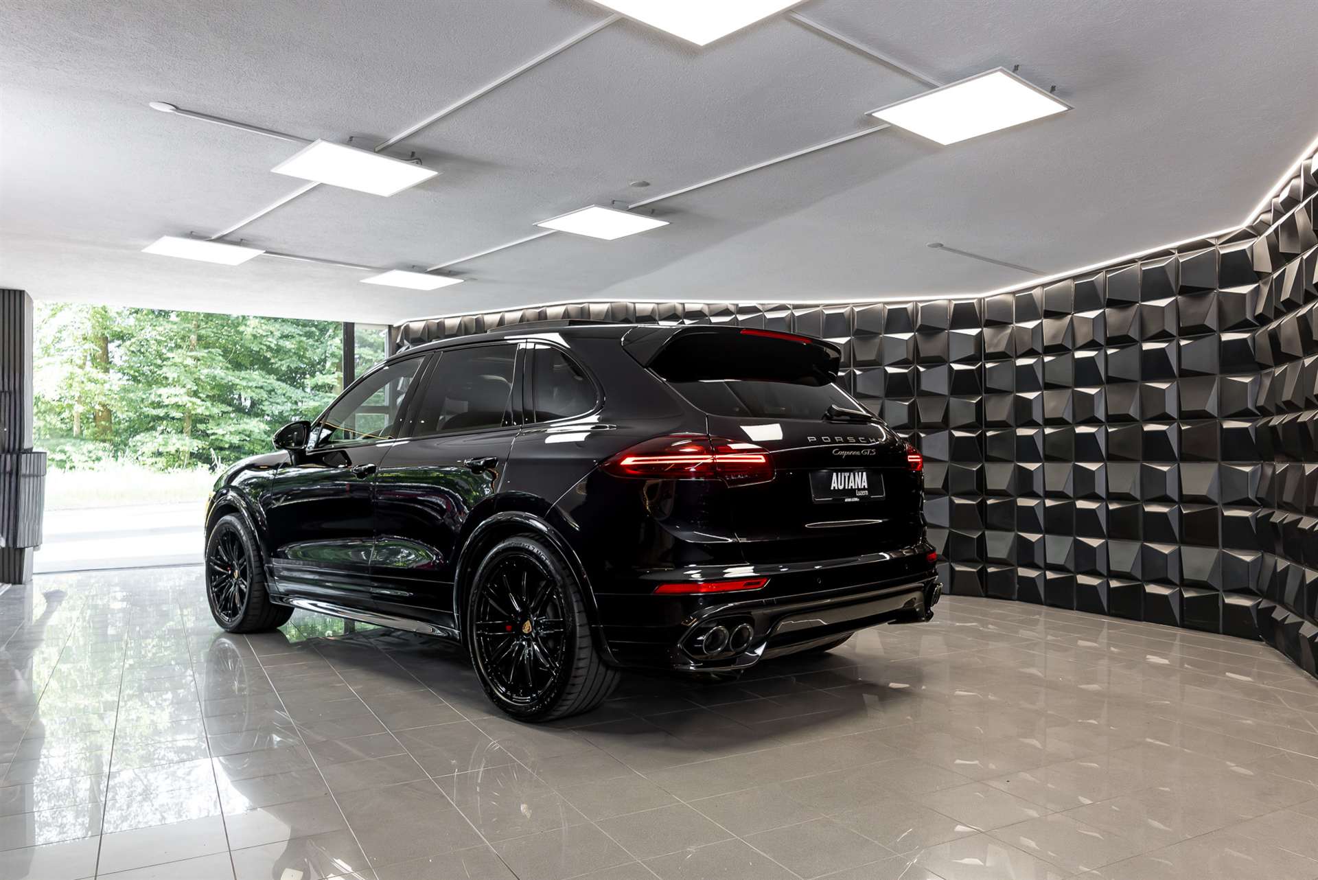 PORSCHE Cayenne GTS-image-2