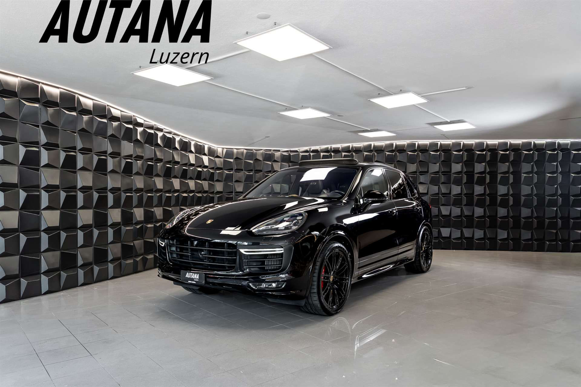 PORSCHE Cayenne GTS-image-0
