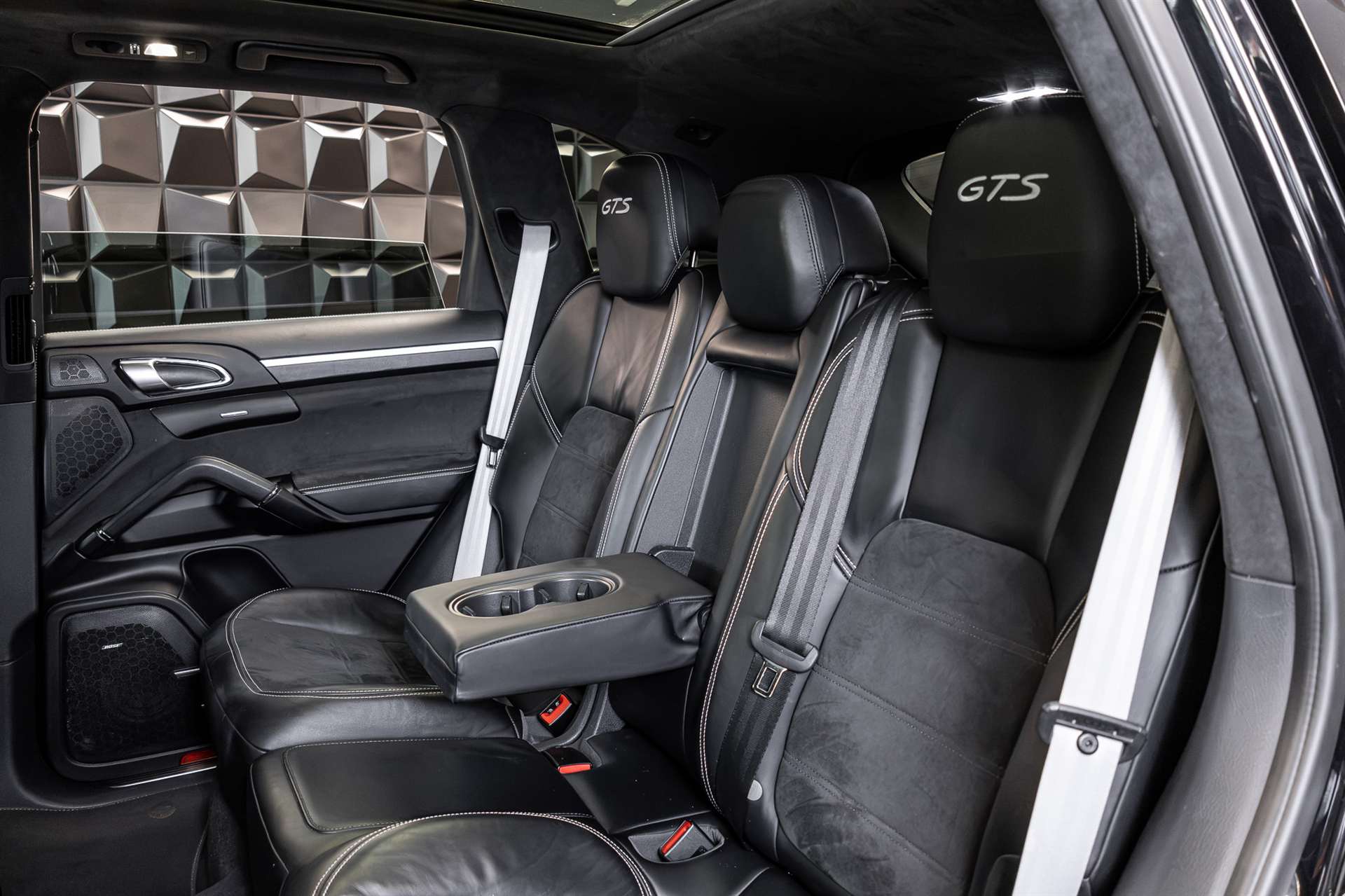 PORSCHE Cayenne GTS-image-24