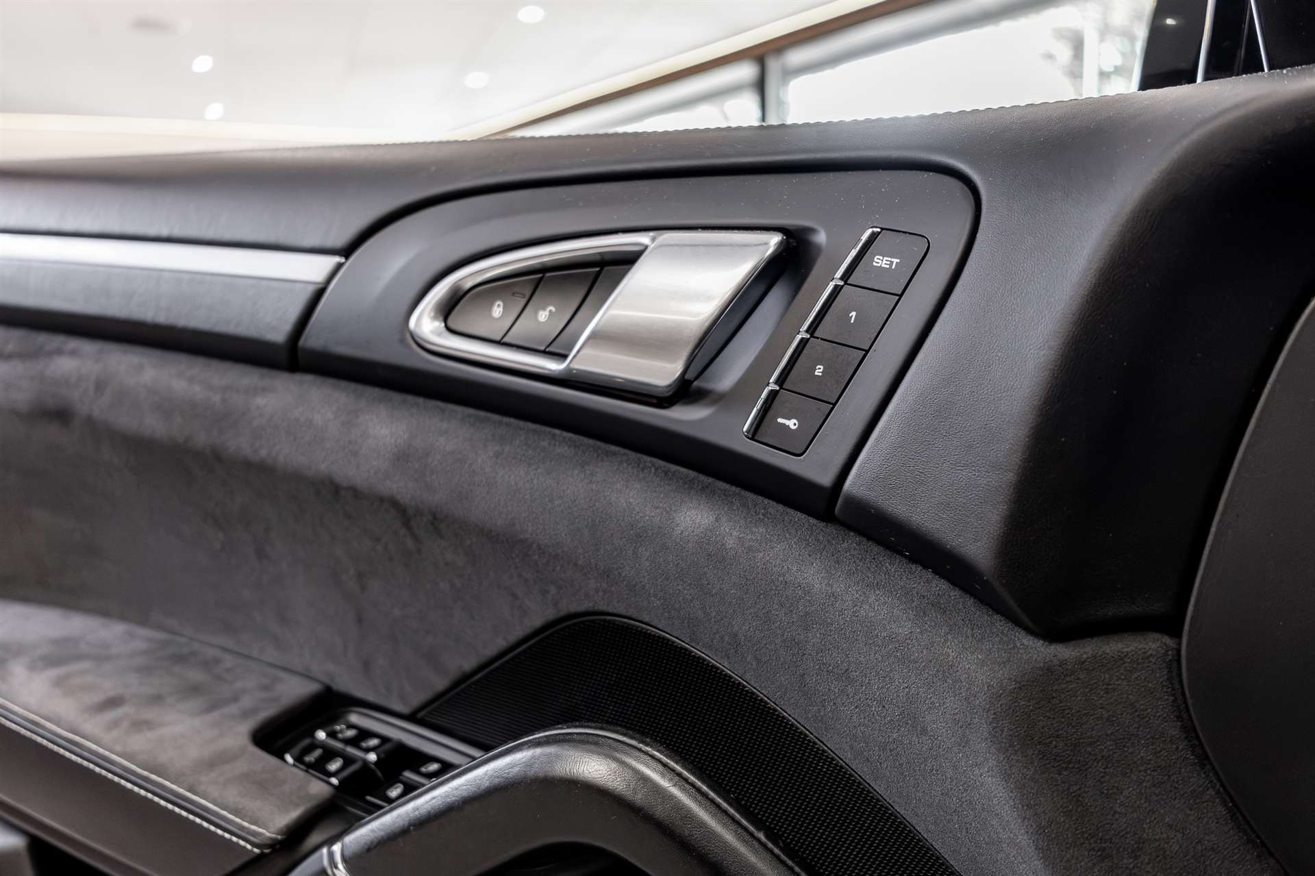 PORSCHE Cayenne GTS-image-21