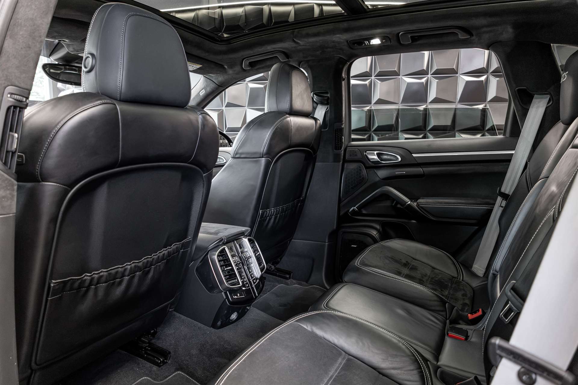 PORSCHE Cayenne GTS-image-23