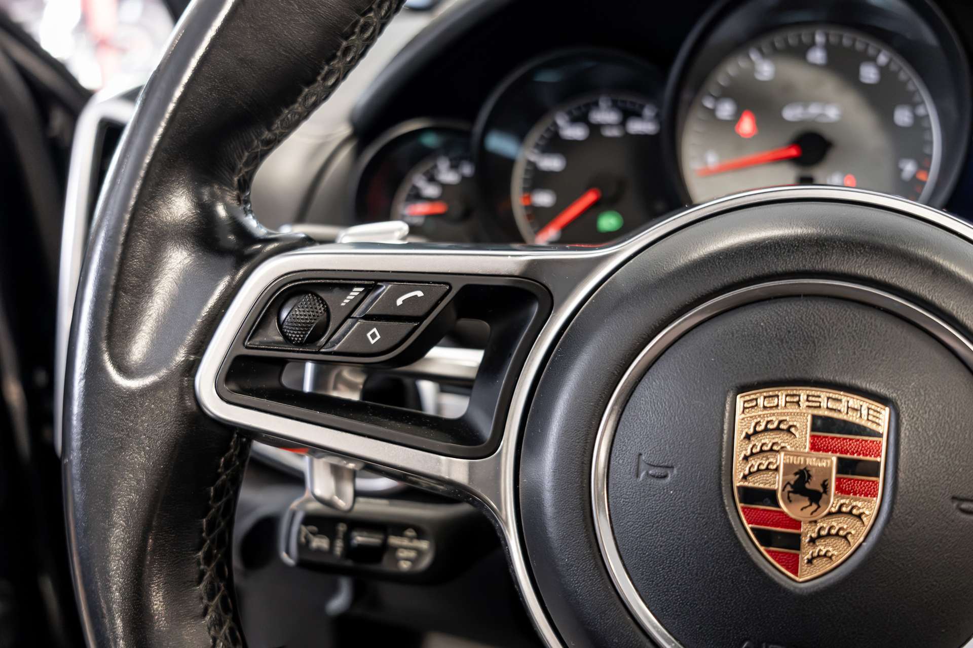 PORSCHE Cayenne GTS-image-8
