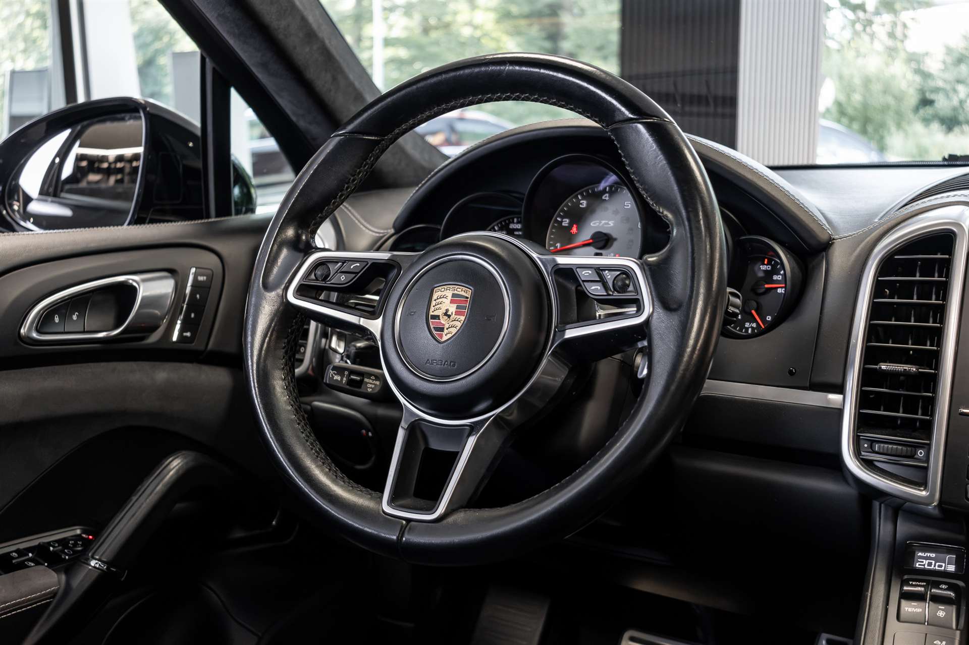 PORSCHE Cayenne GTS-image-7