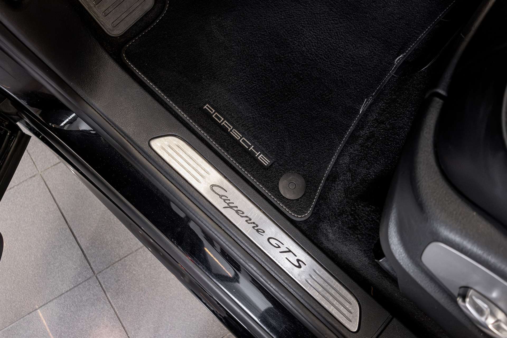 PORSCHE Cayenne GTS-image-11
