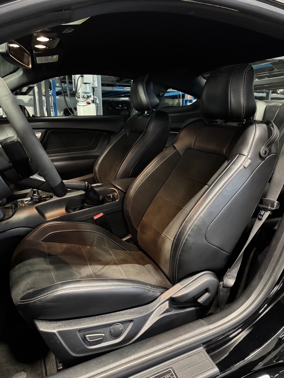 FORD Mustang Shelby GT350 *track pack*-image-10