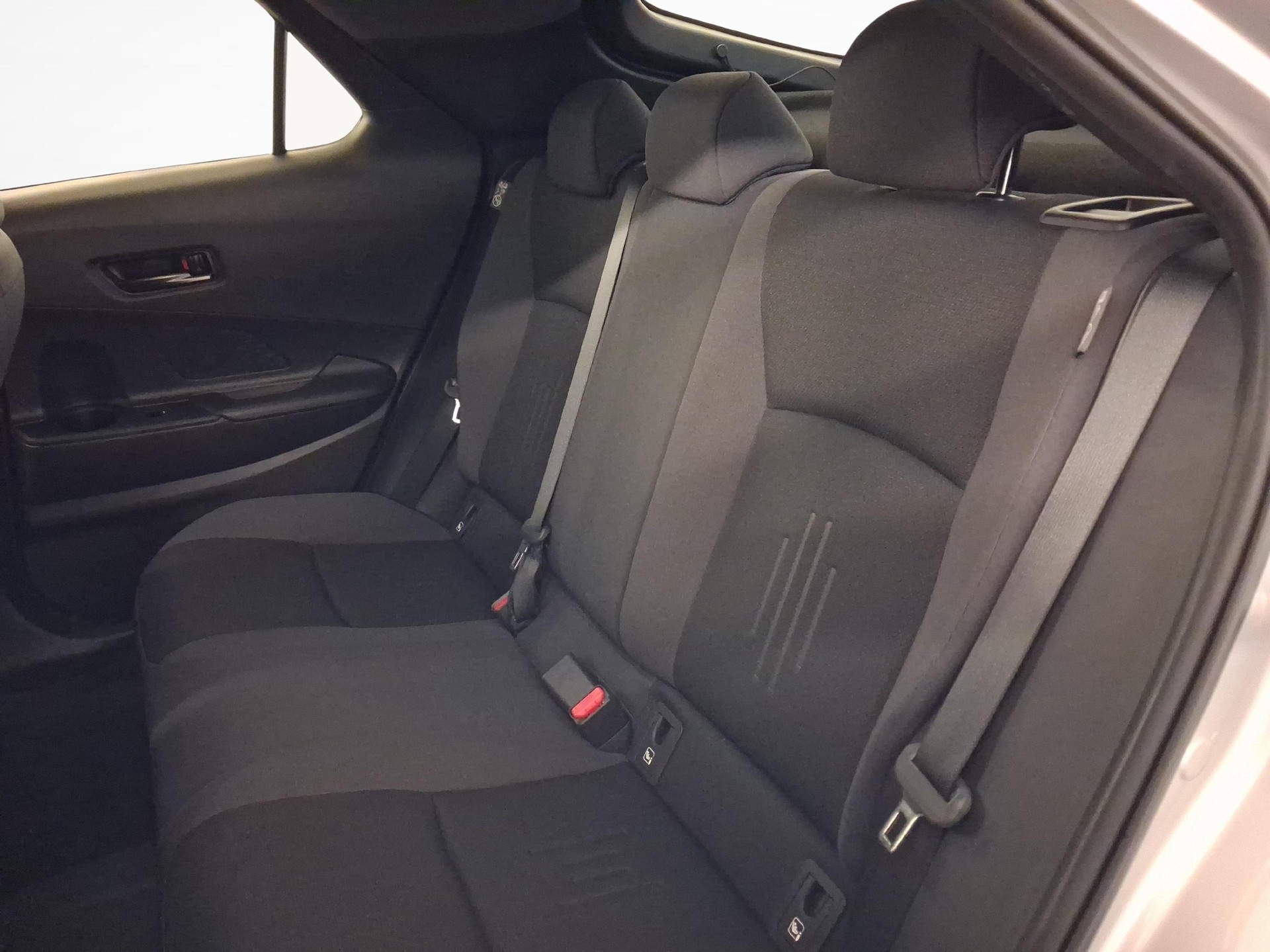 TOYOTA C-HR 2.0 PHEV Trend-image-10